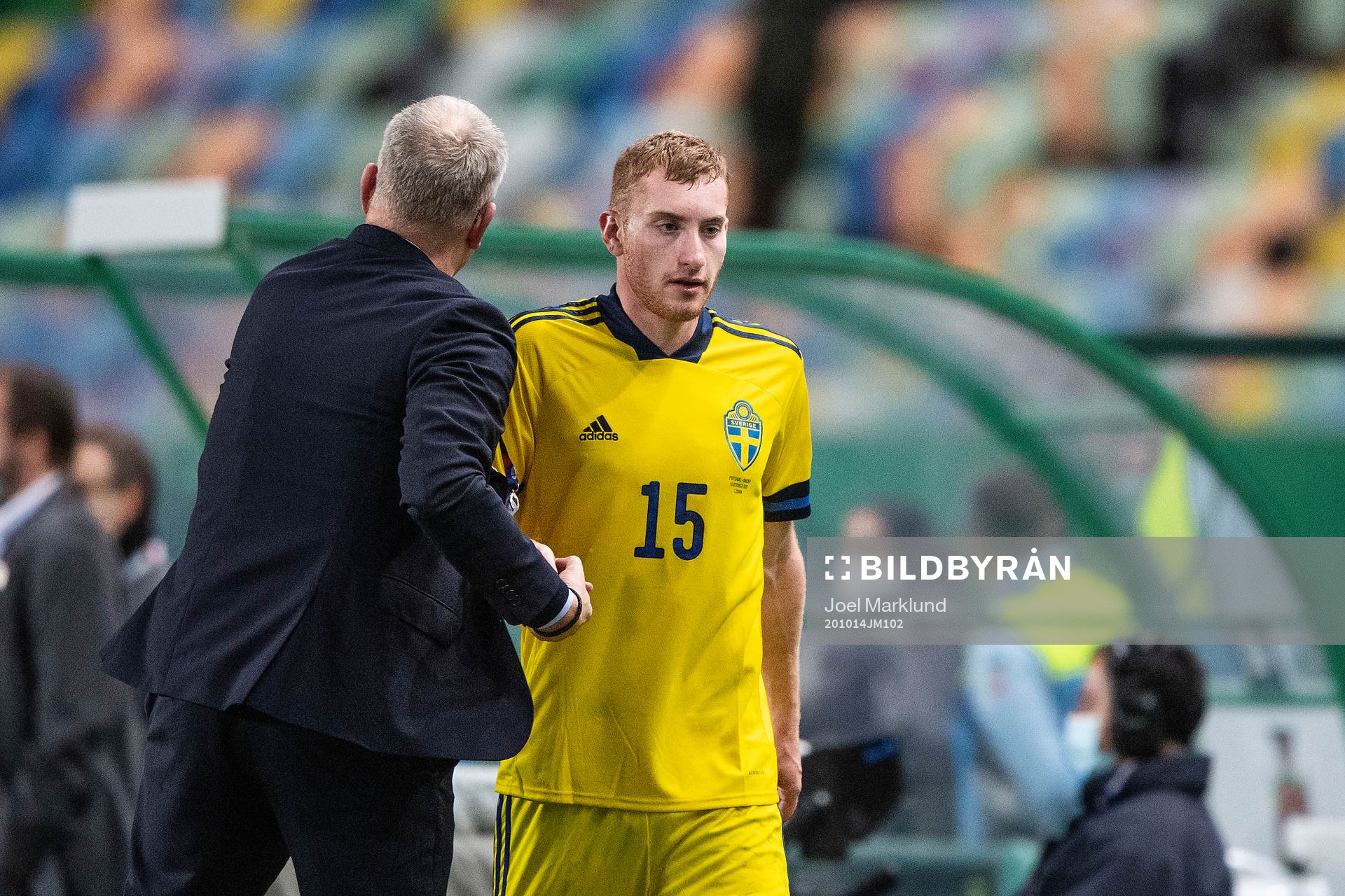 head coach Janne Andersson and Dejan Kulusevski of Sweden