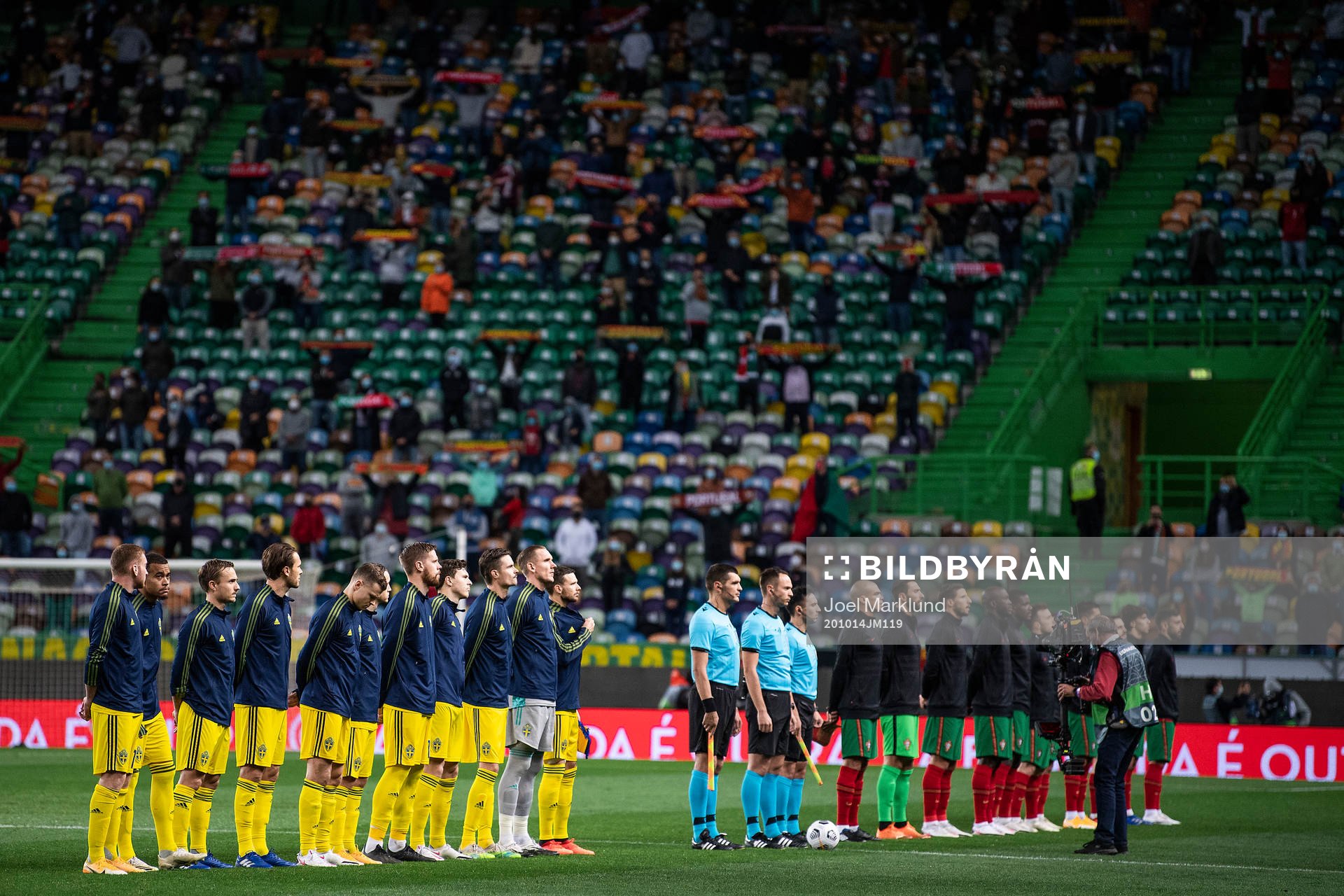 Teams line up