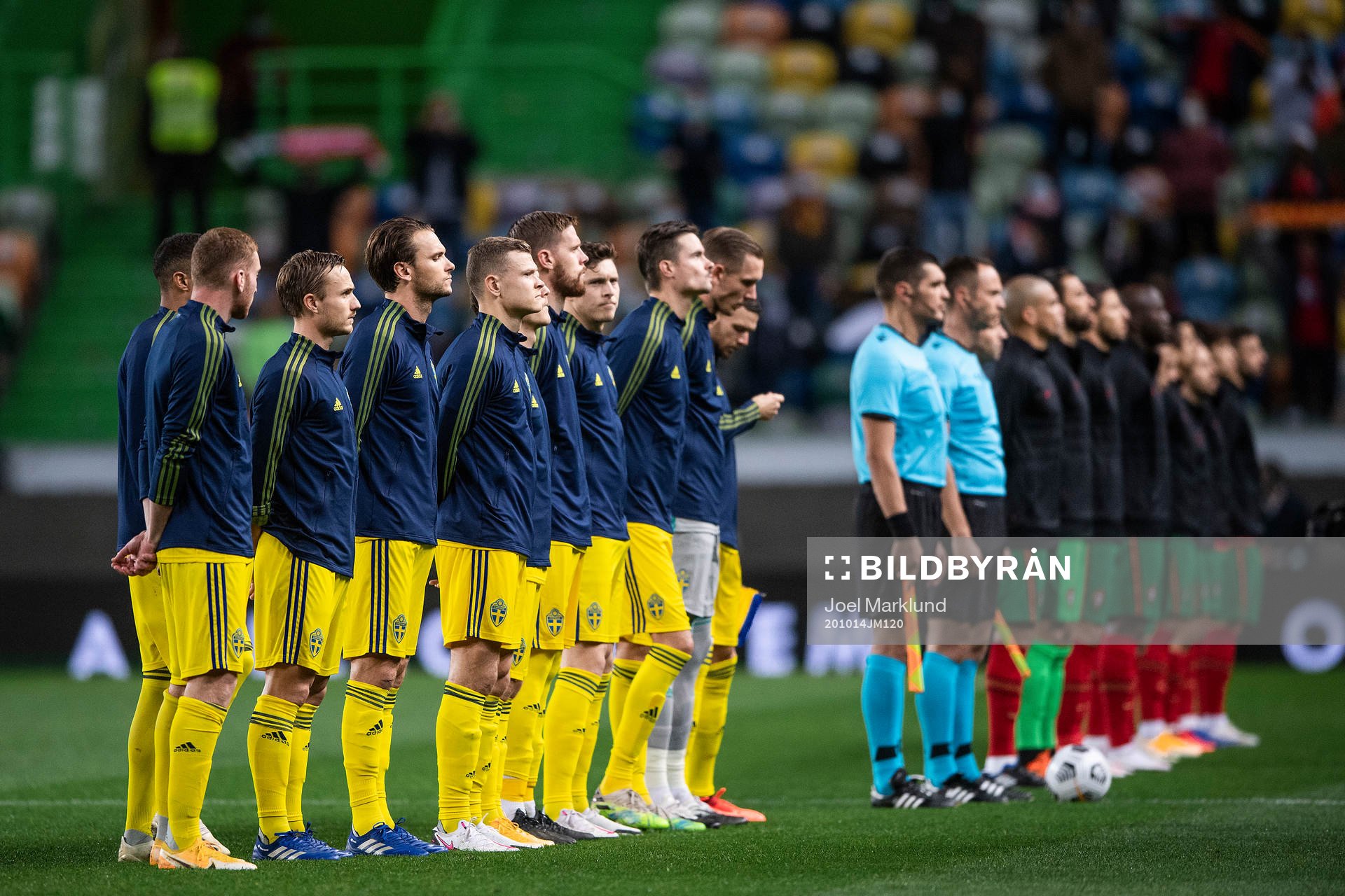 Teams line up