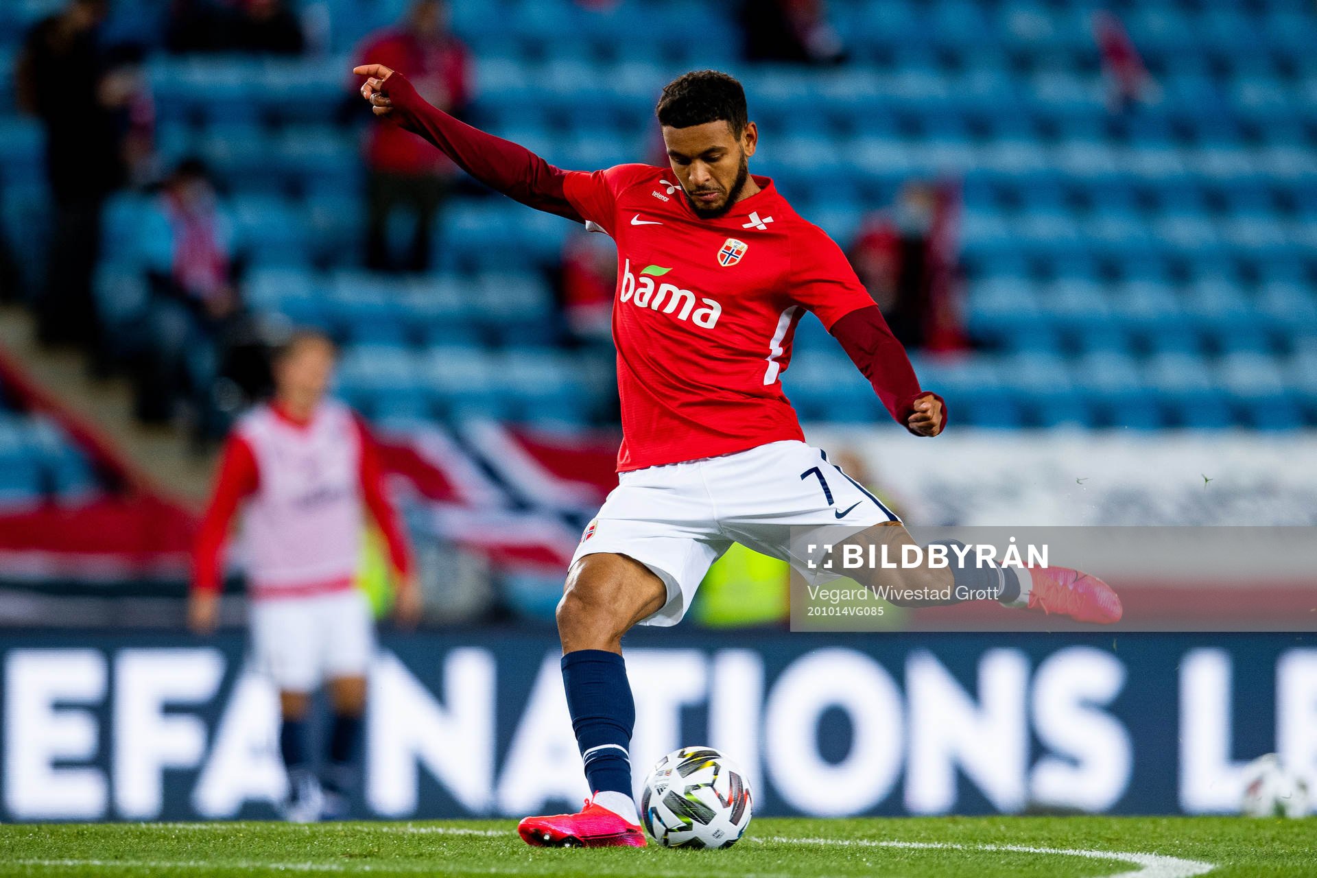 Joshua King of Norway warms up
