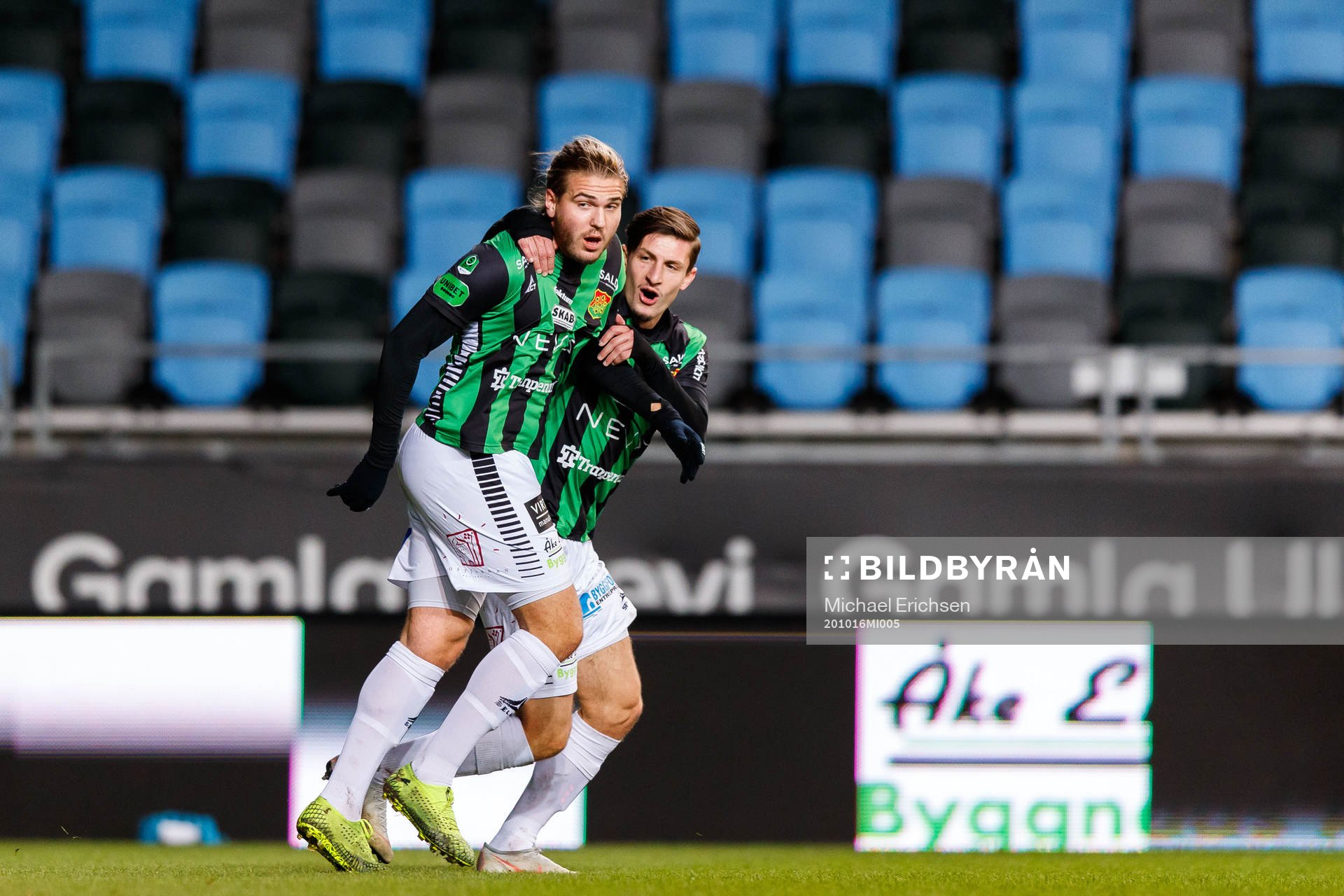 GAIS Charlie Weberg jublar med Adnan Maric
