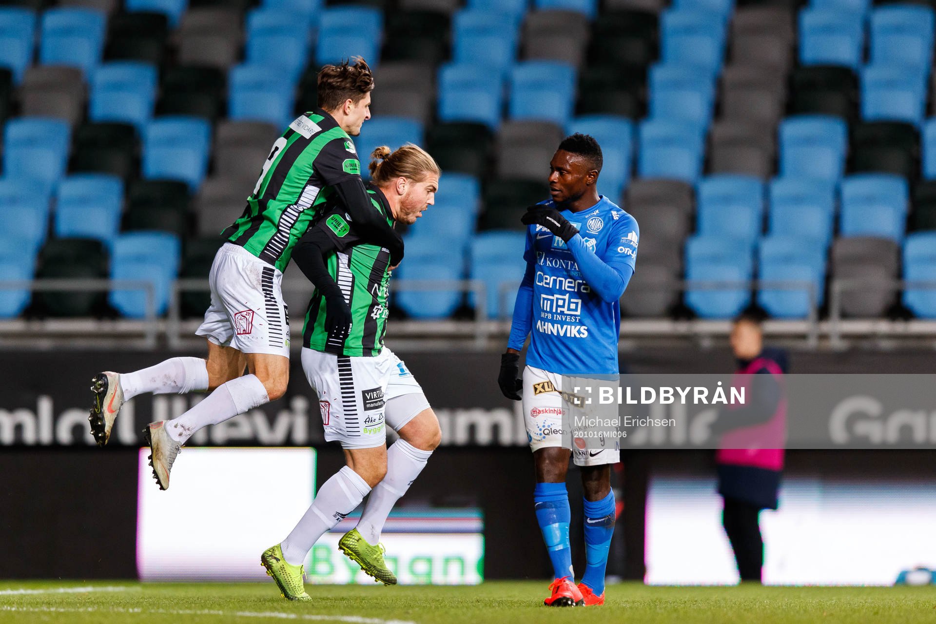 GAIS Charlie Weberg jublar med Adnan Maric