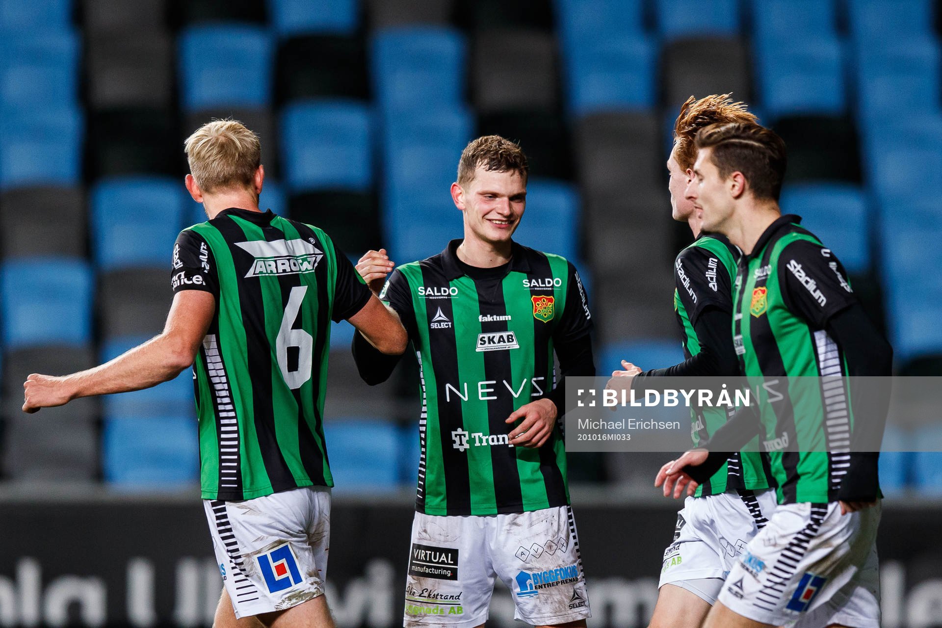 GAIS Meinhard Egilsson Olsen jublar med lagkamrater