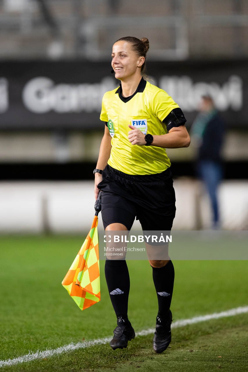 Linjedomare Almira Spahic