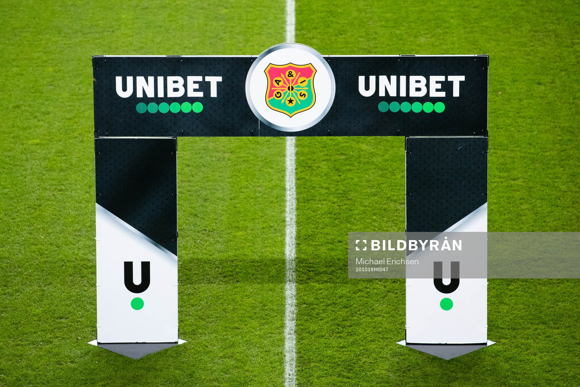 En portal med Unibet innan fotbollsmatchen i Superettan