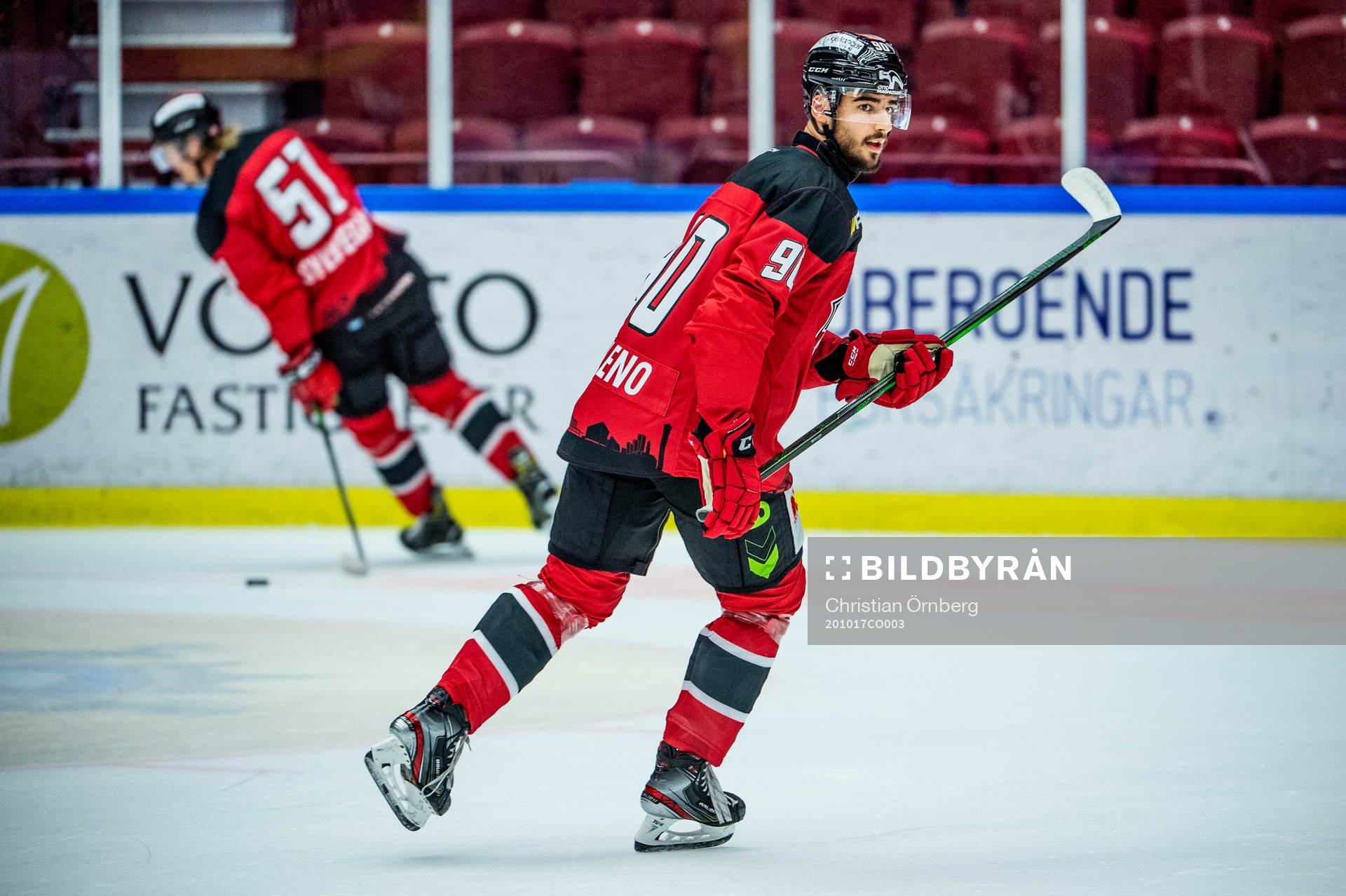 Malmö Redhawks Joe Veleno värmer upp innan