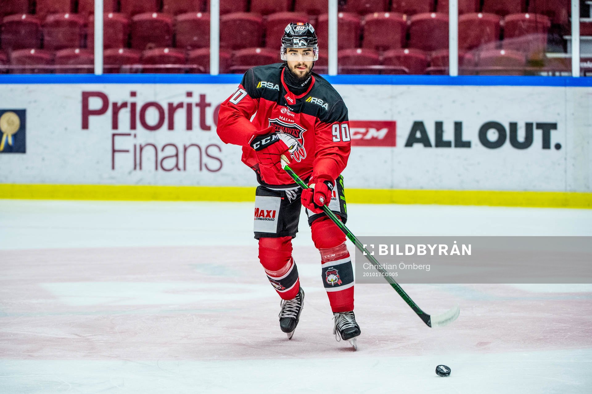 Malmö Redhawks Joe Veleno värmer upp innan