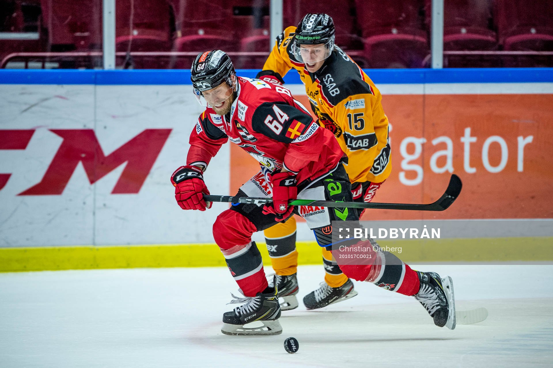 Malmö Redhawks Victor Backman mot Luleås Carl Mattsson