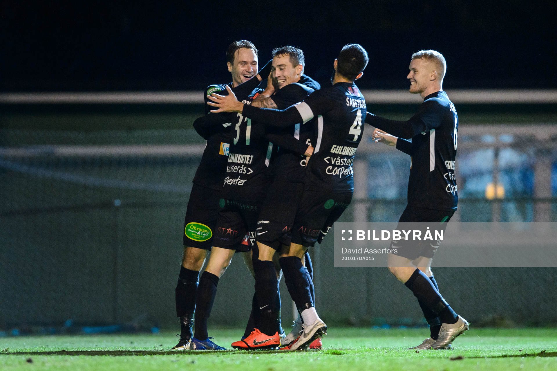 Västerås spelare jublar