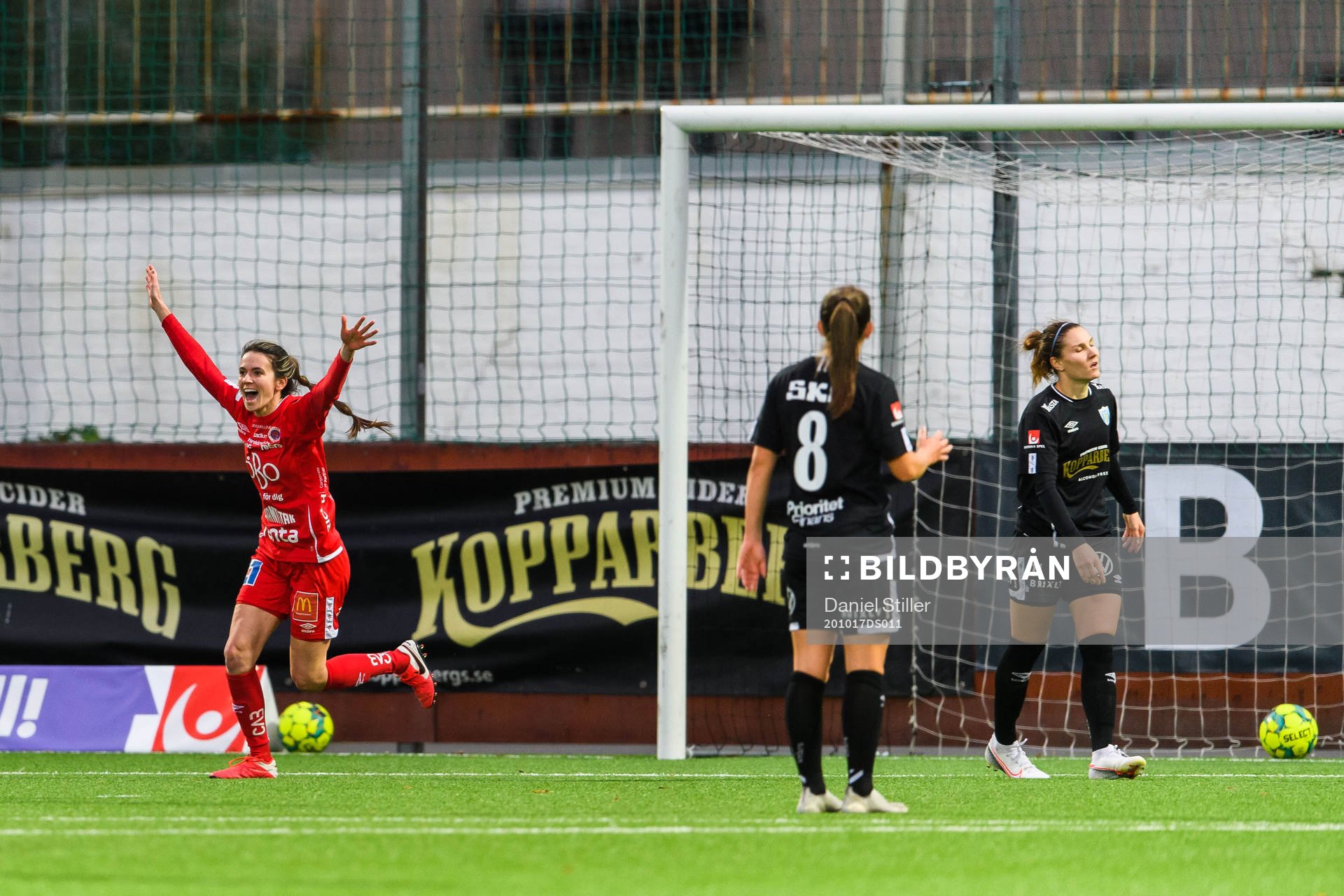 Örebros Cali Farquharson jublar