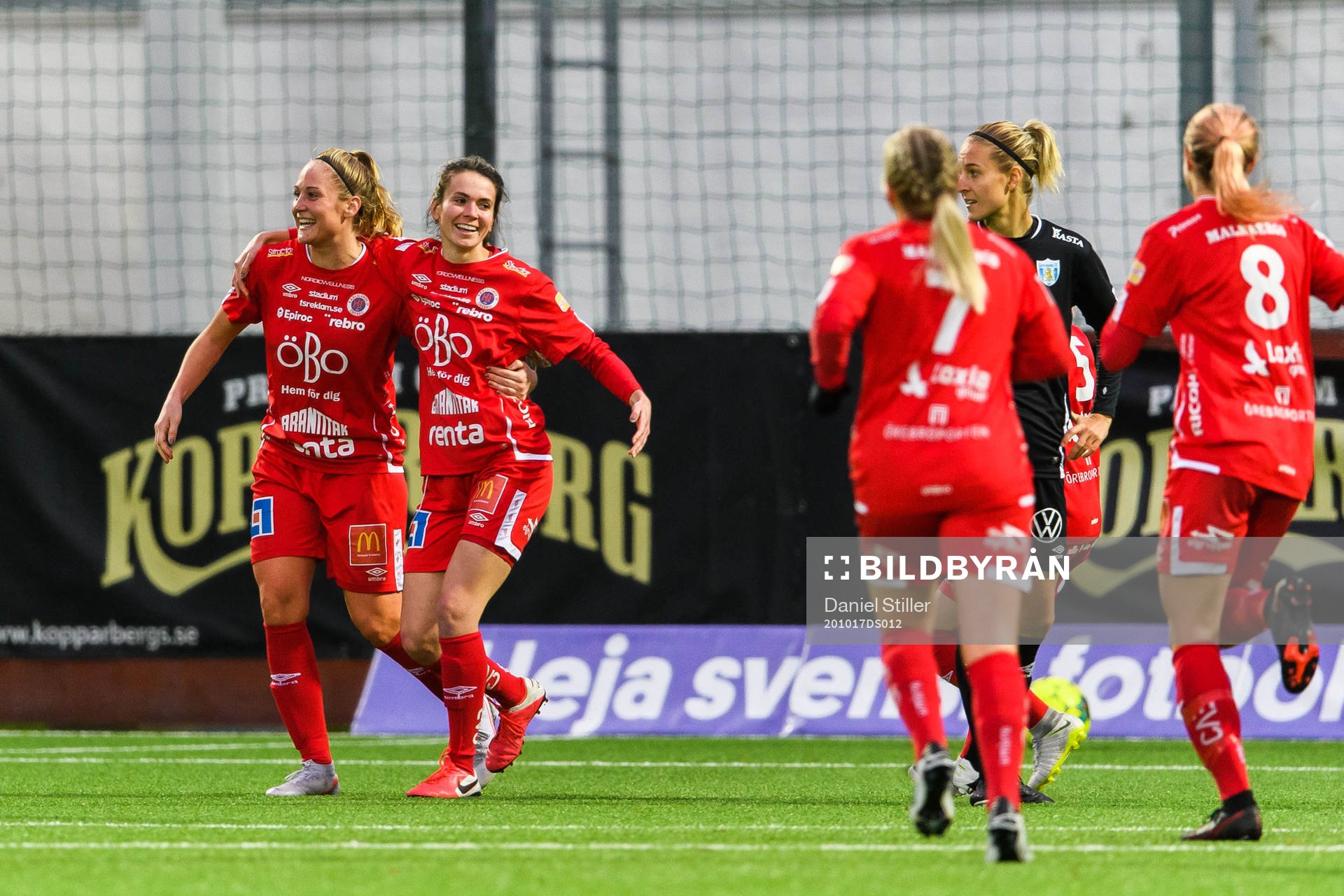 Örebros Cali Farquharson jublar