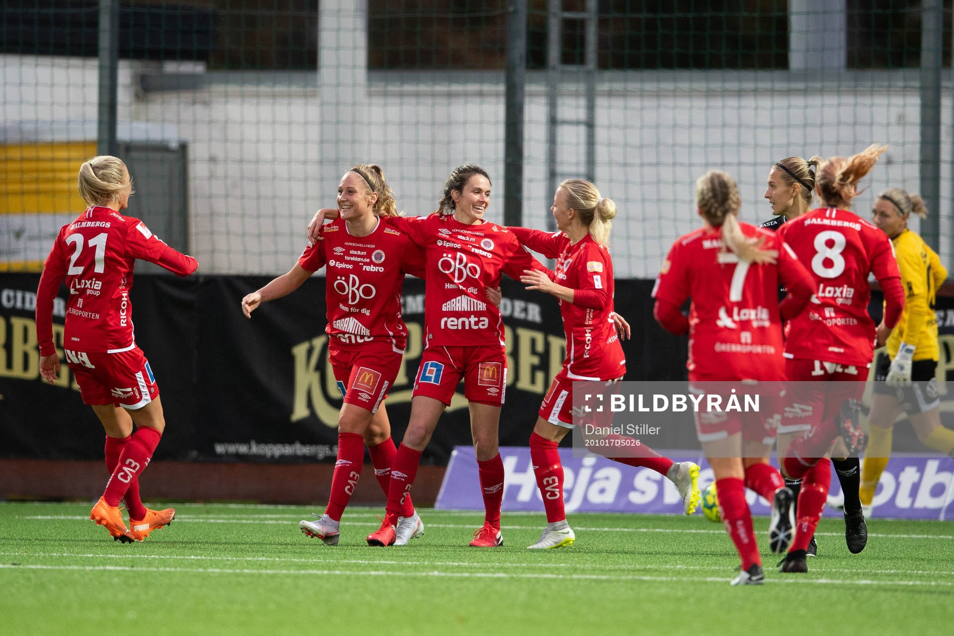 Örebros Cali Farquharson jublar