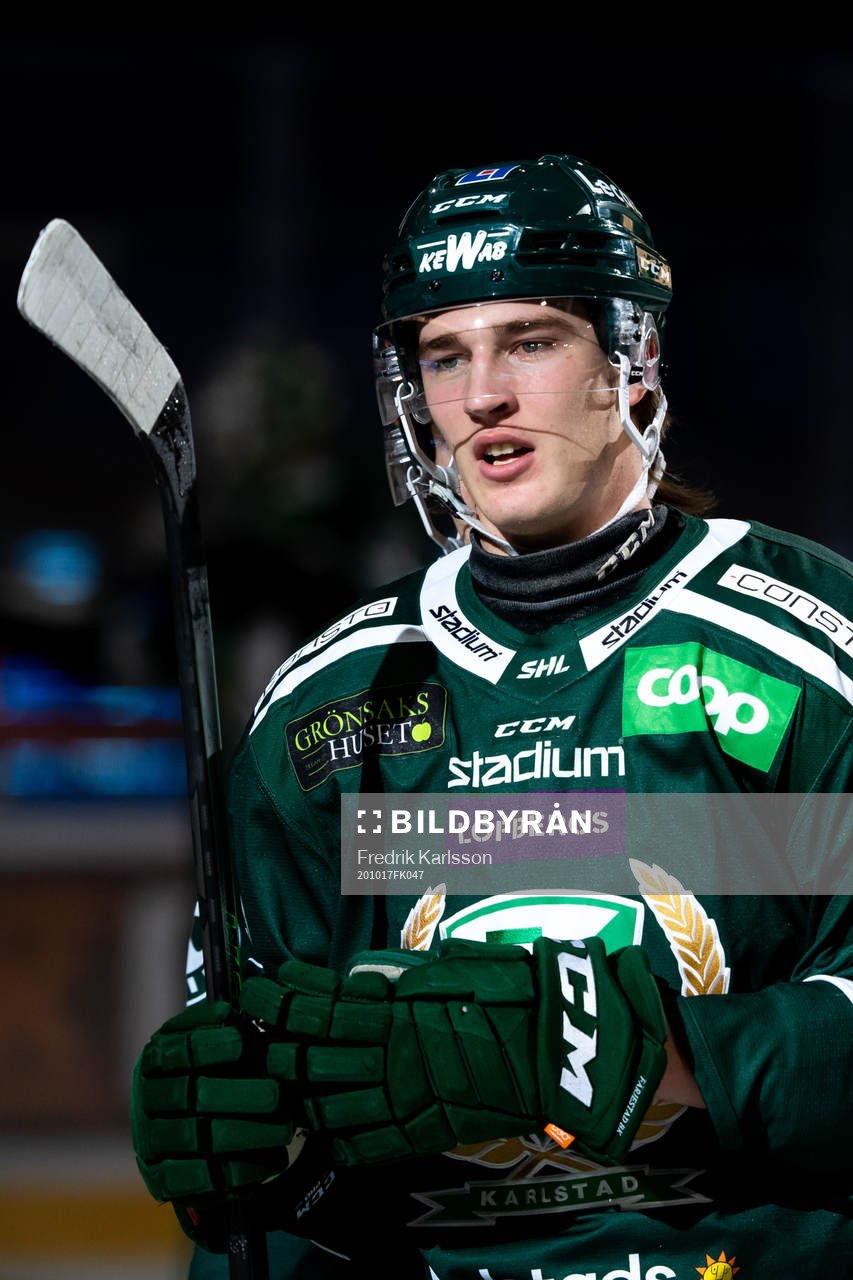 Färjestads Oskar Bäck jublar