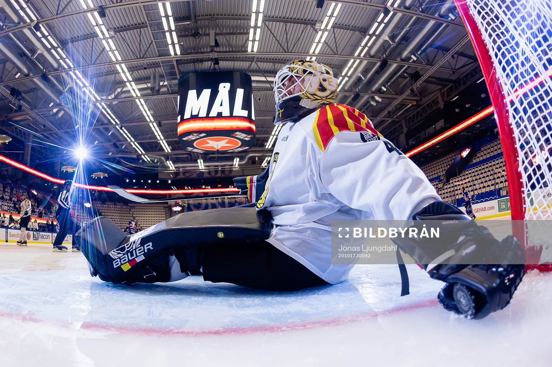 Brynäs målvakt Viktor Andrén deppar