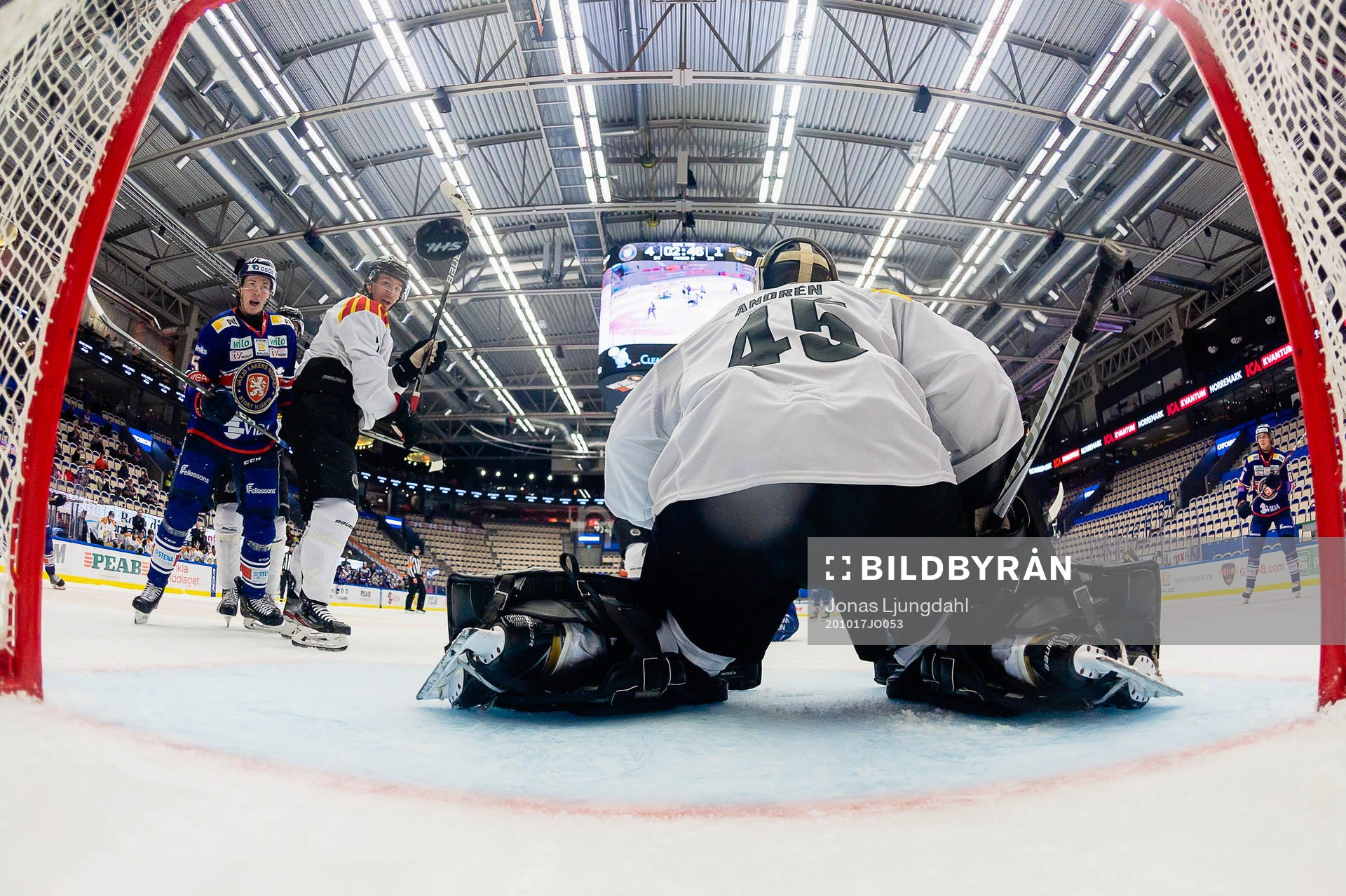 Växjös Pontus Holmberg (ej i bild) gör mål 5-1 bakom