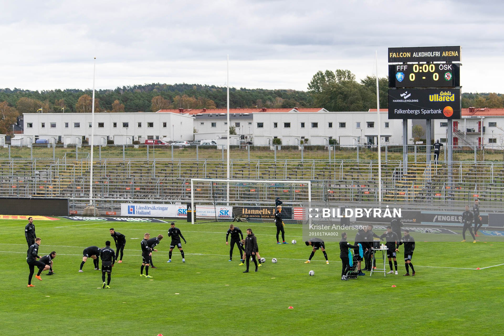 Örebros spelare före fotbollsmatchen i Allsvenskan mellan