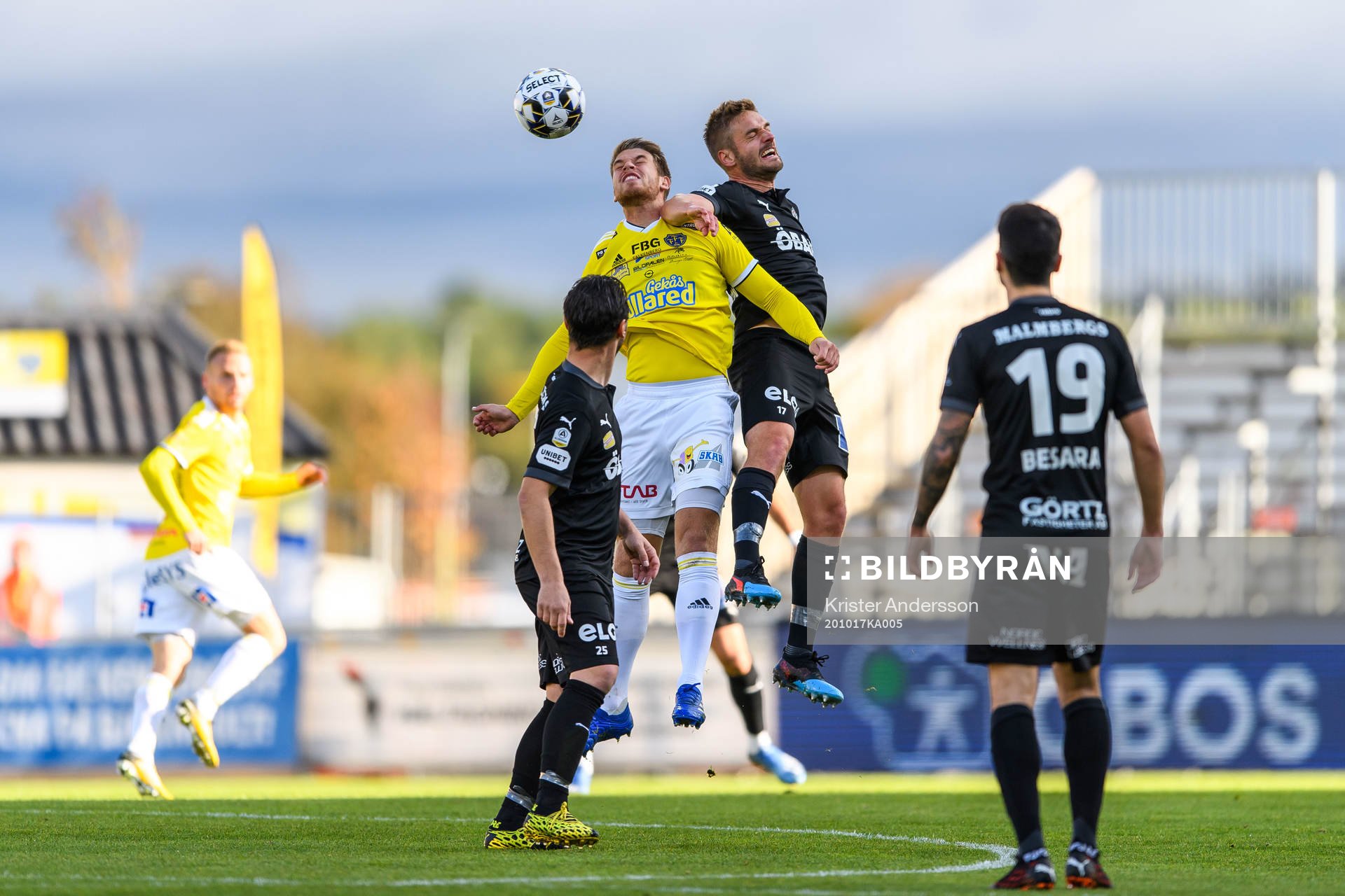 Falkenbergs Marcus Mathisen och Örebros Johan Mårtensson
