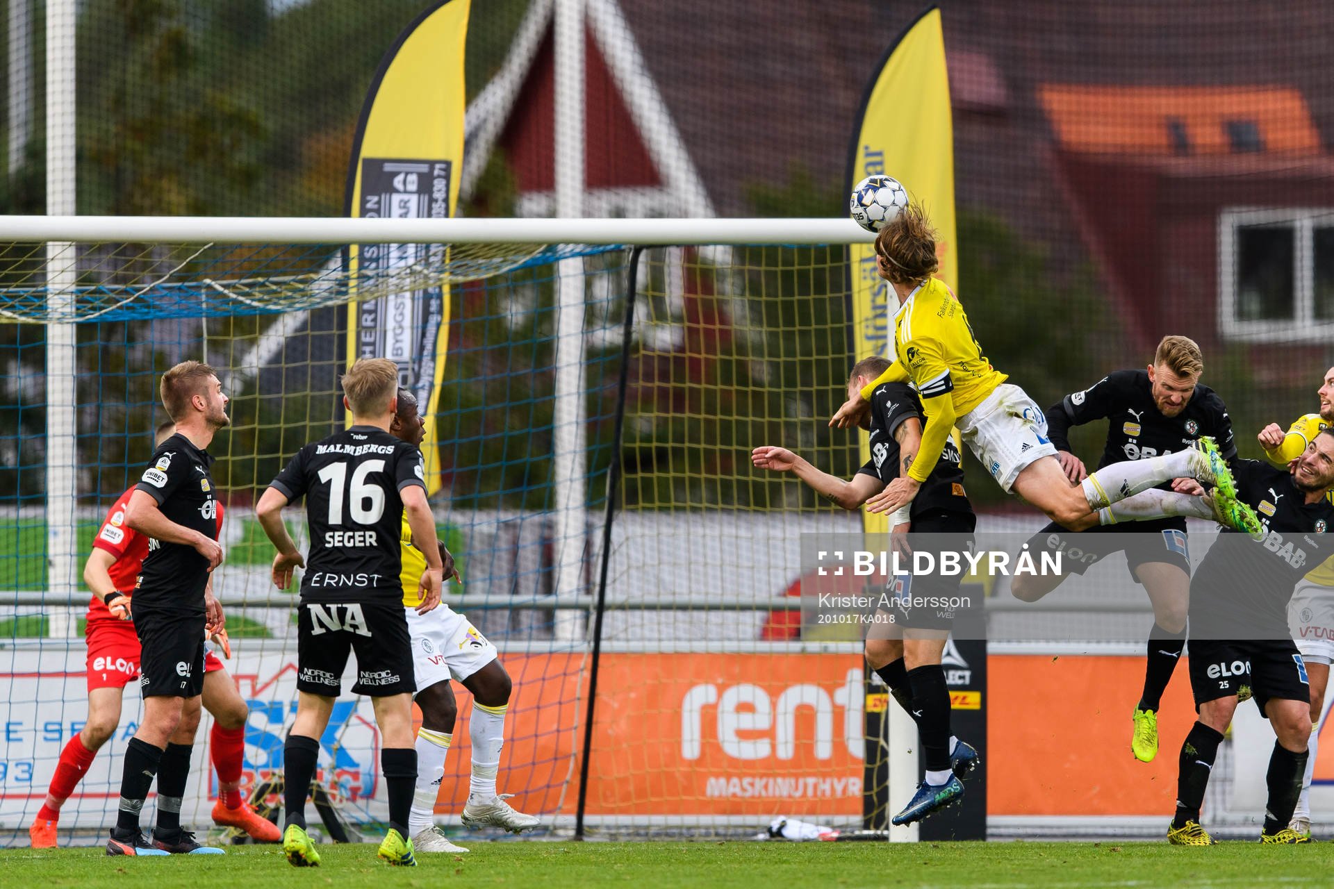 Falkenbergs Carl Johansson gör 2-1 målet