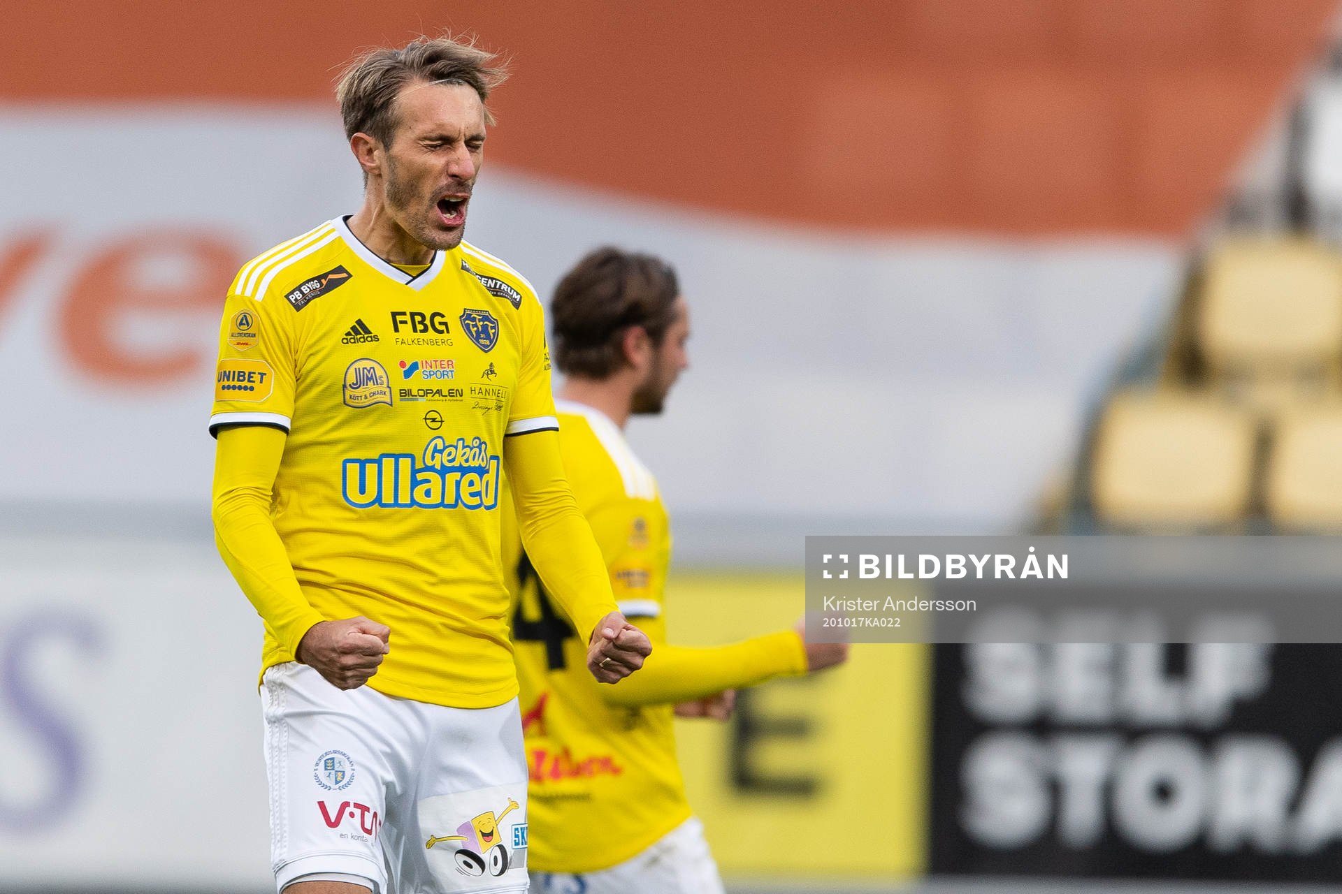 Falkenbergs Tobias Karlsson jublar