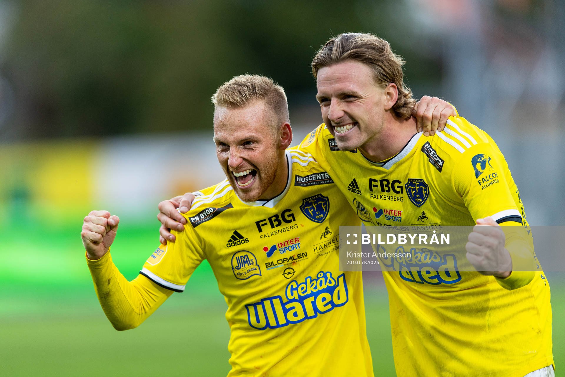 Falkenbergs Tobias Englund och Carl Johansson jublar