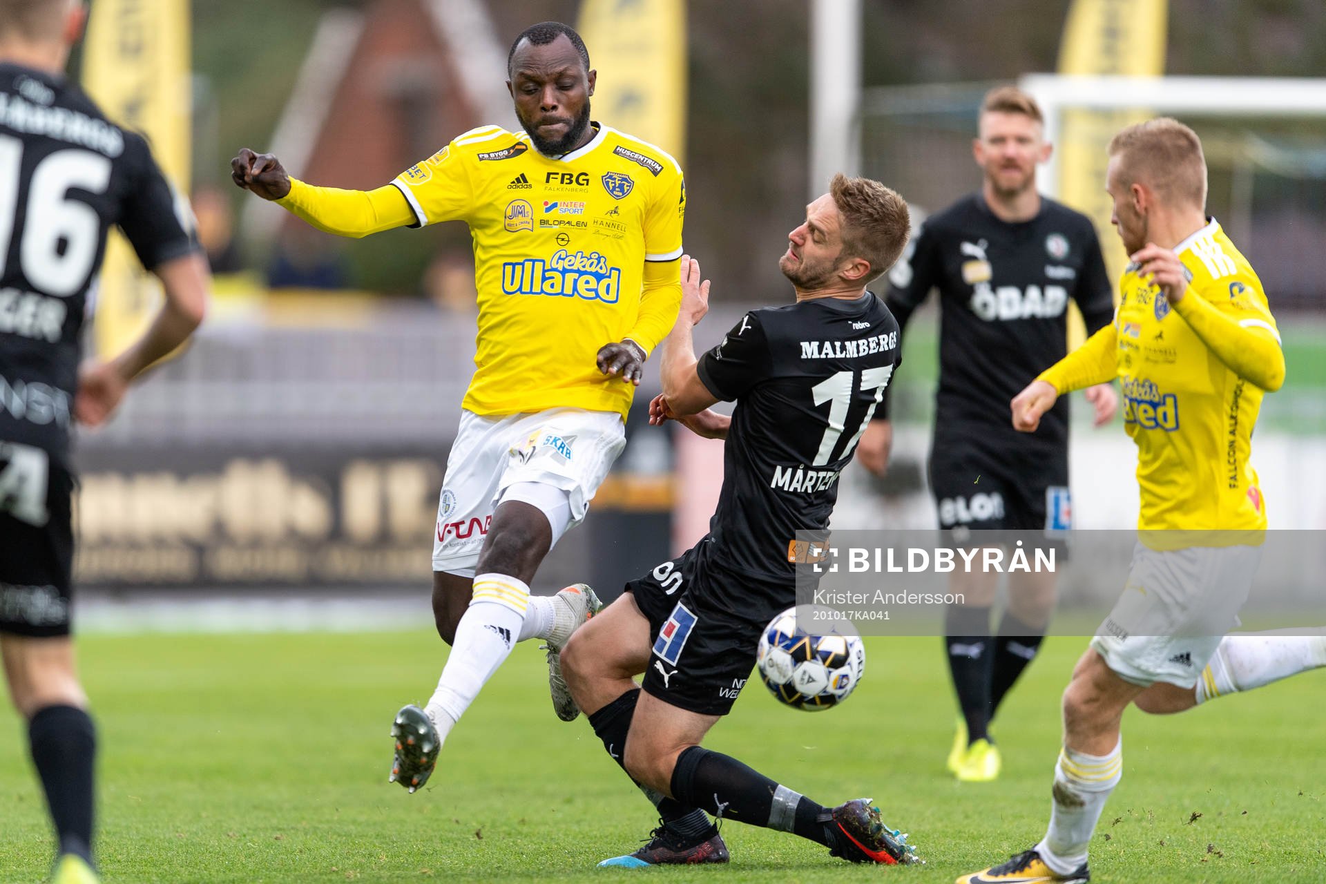 Falkenbergs John Chibuike och Örebros Johan Mårtensson