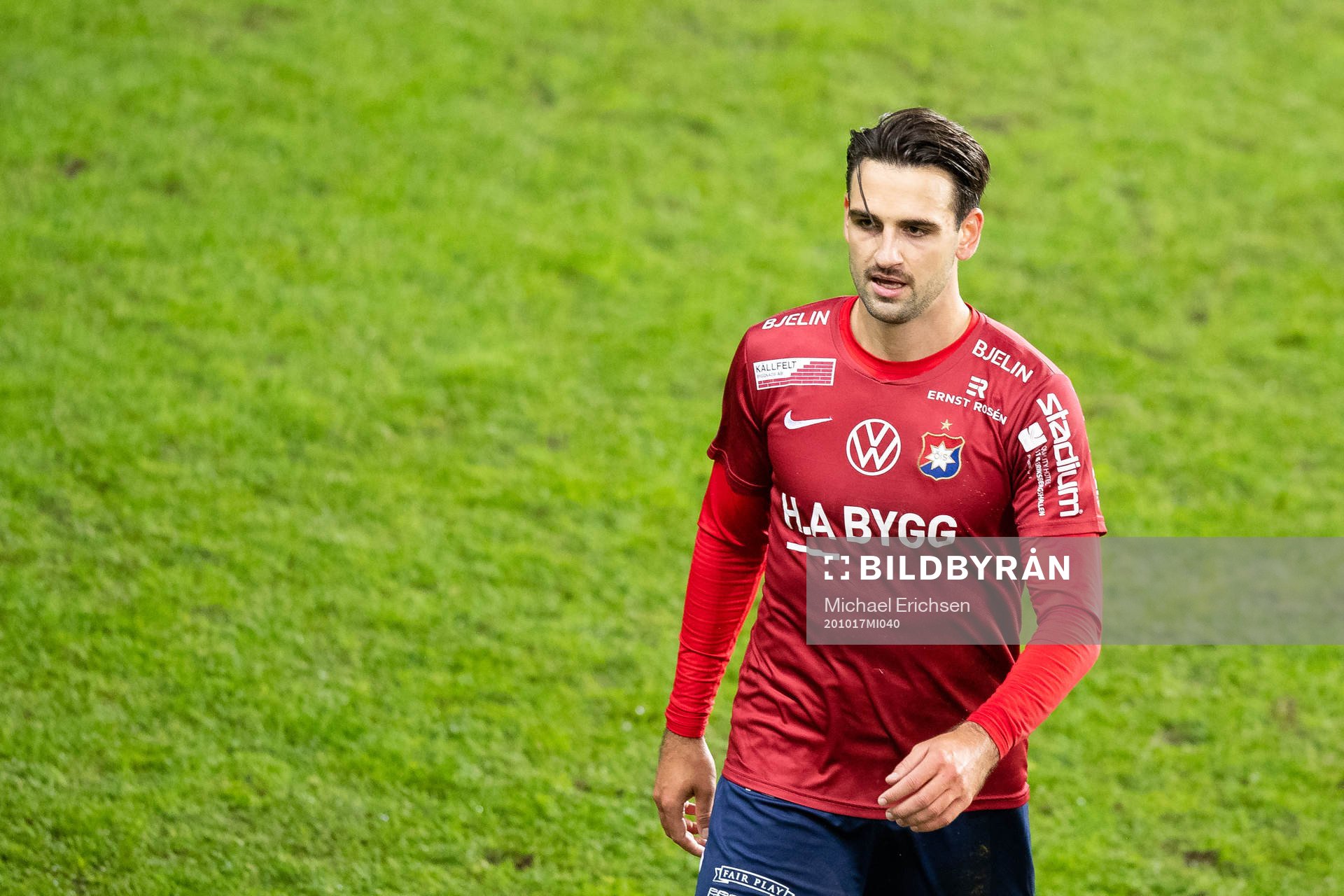 Örgrytes Oliver Stanisic deppar i halvtid av