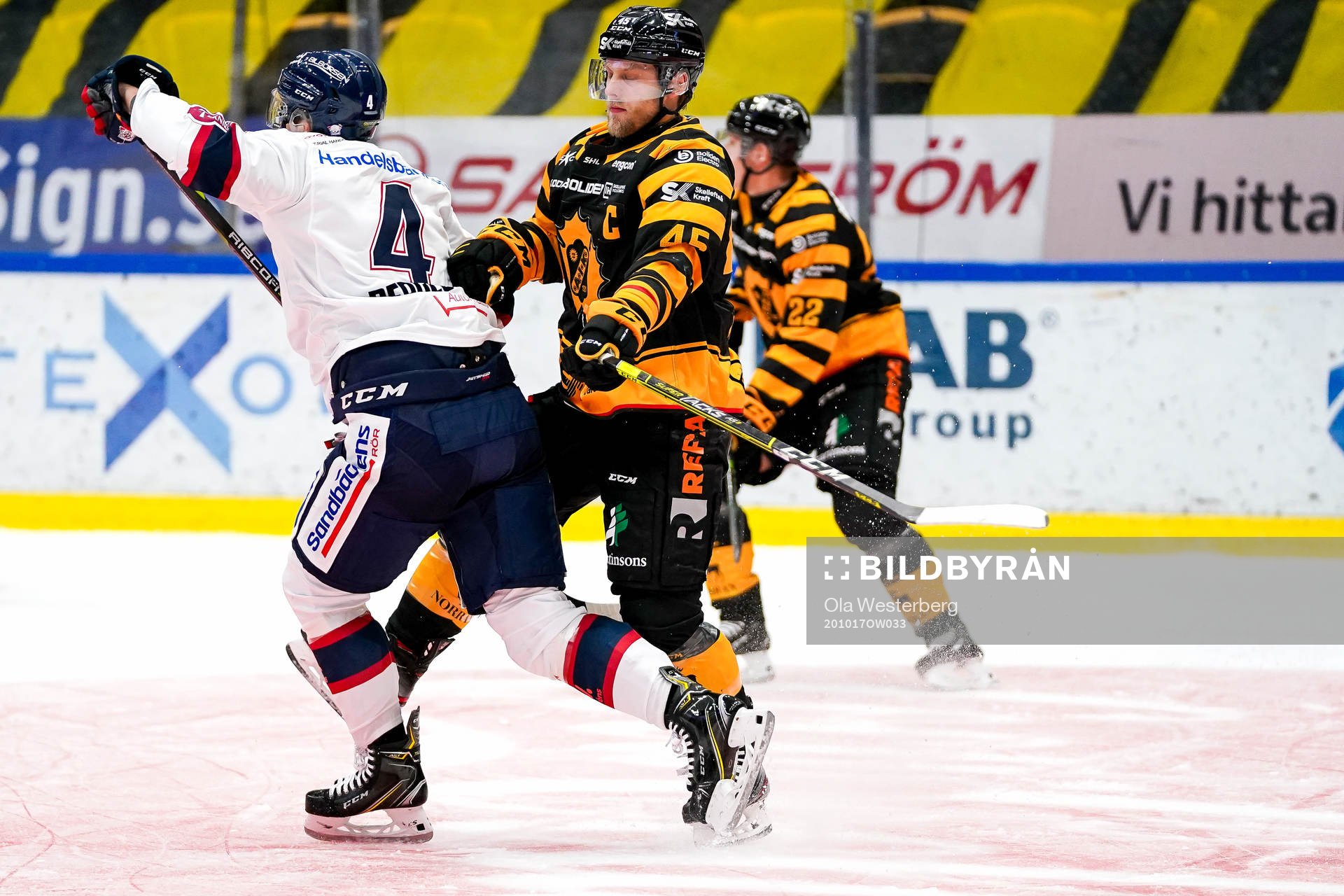 Linköpings Filip Berglund och Skellefteås Oscar Möller
