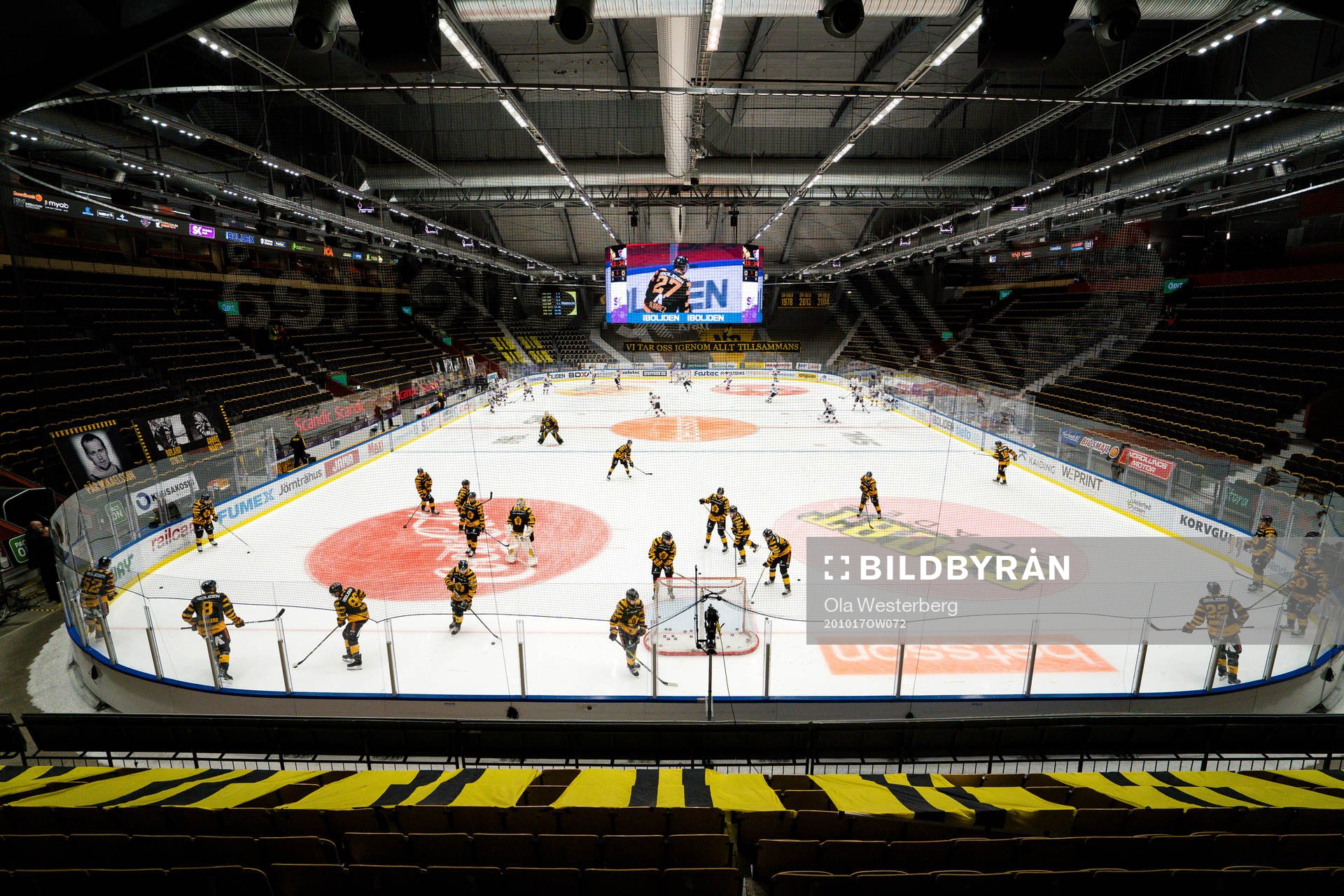 Uppvärmning i Skellefteå Kraft Arena före