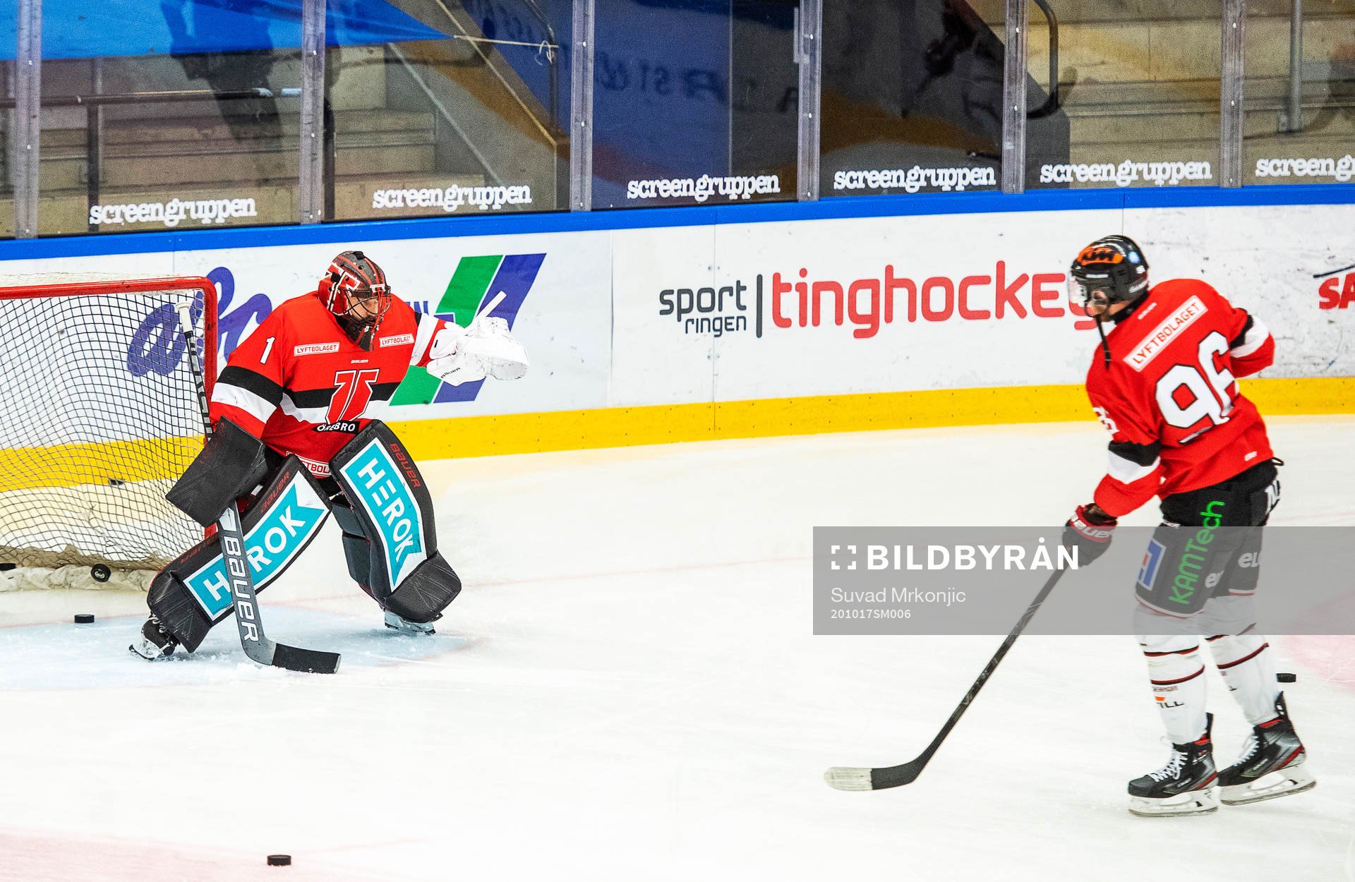 Örebros målvakt Jonas Enroth och Robin Kovacs
