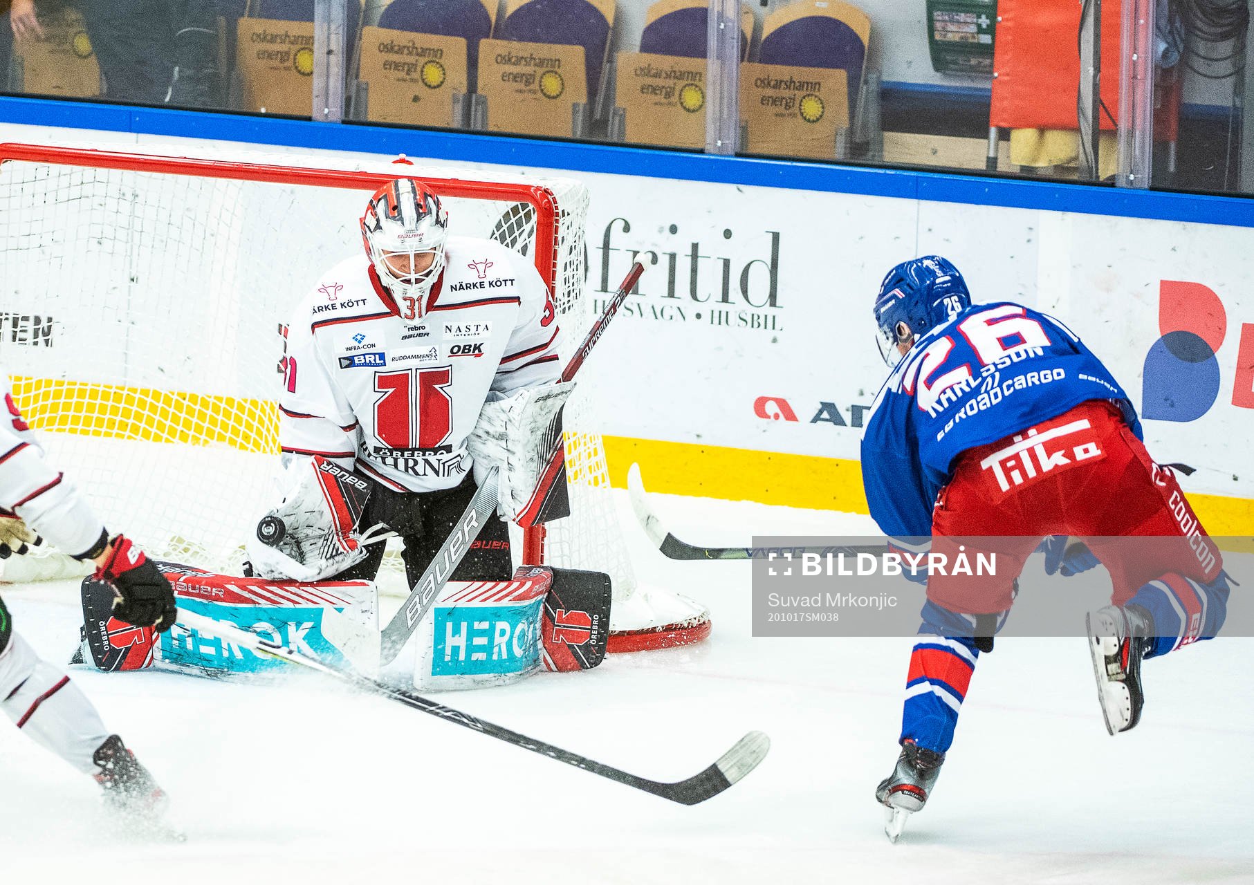 Oskarshamns Filip Karlsson och Örebros målvakt Jonas