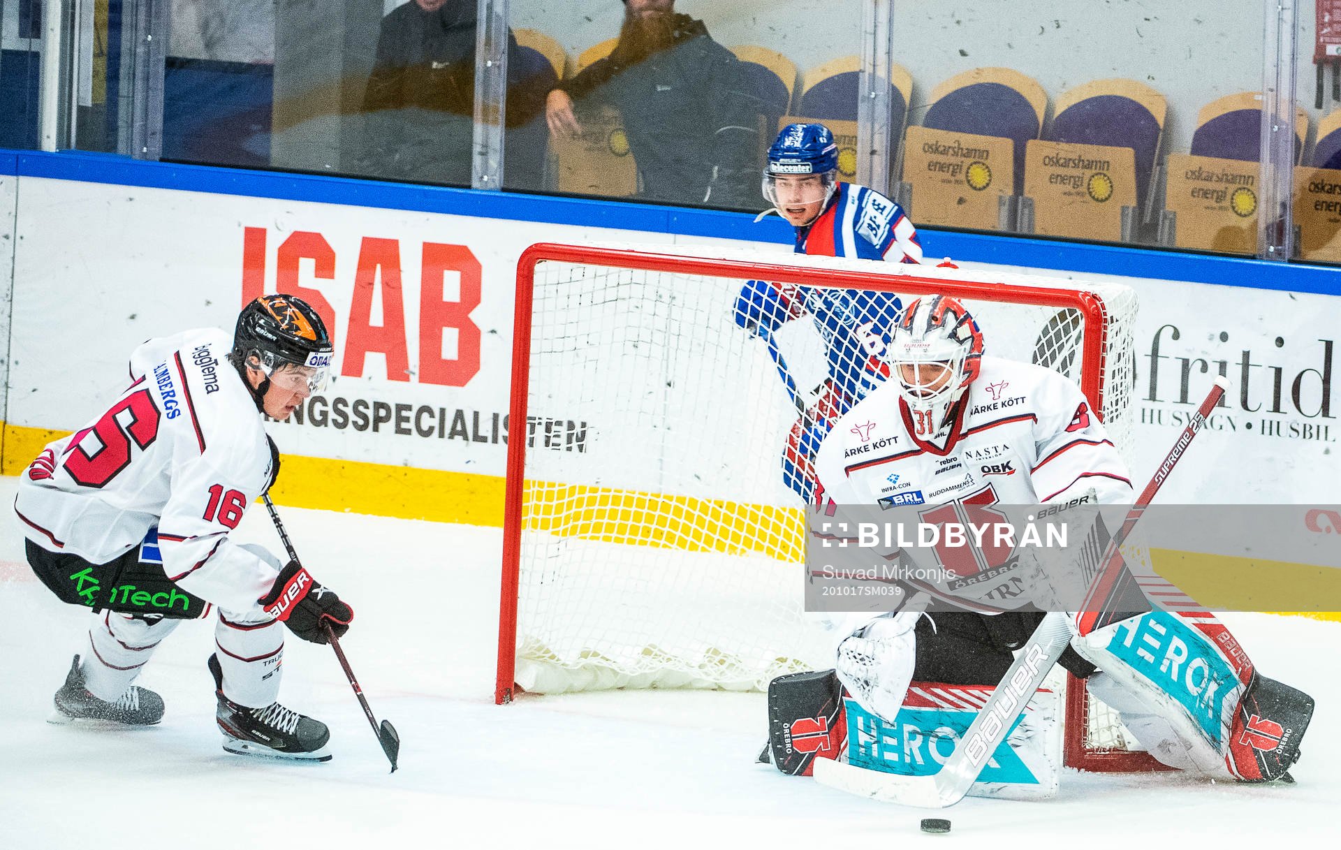Örebros målvakt Jonas Arntzen och Lukas Pilö samt