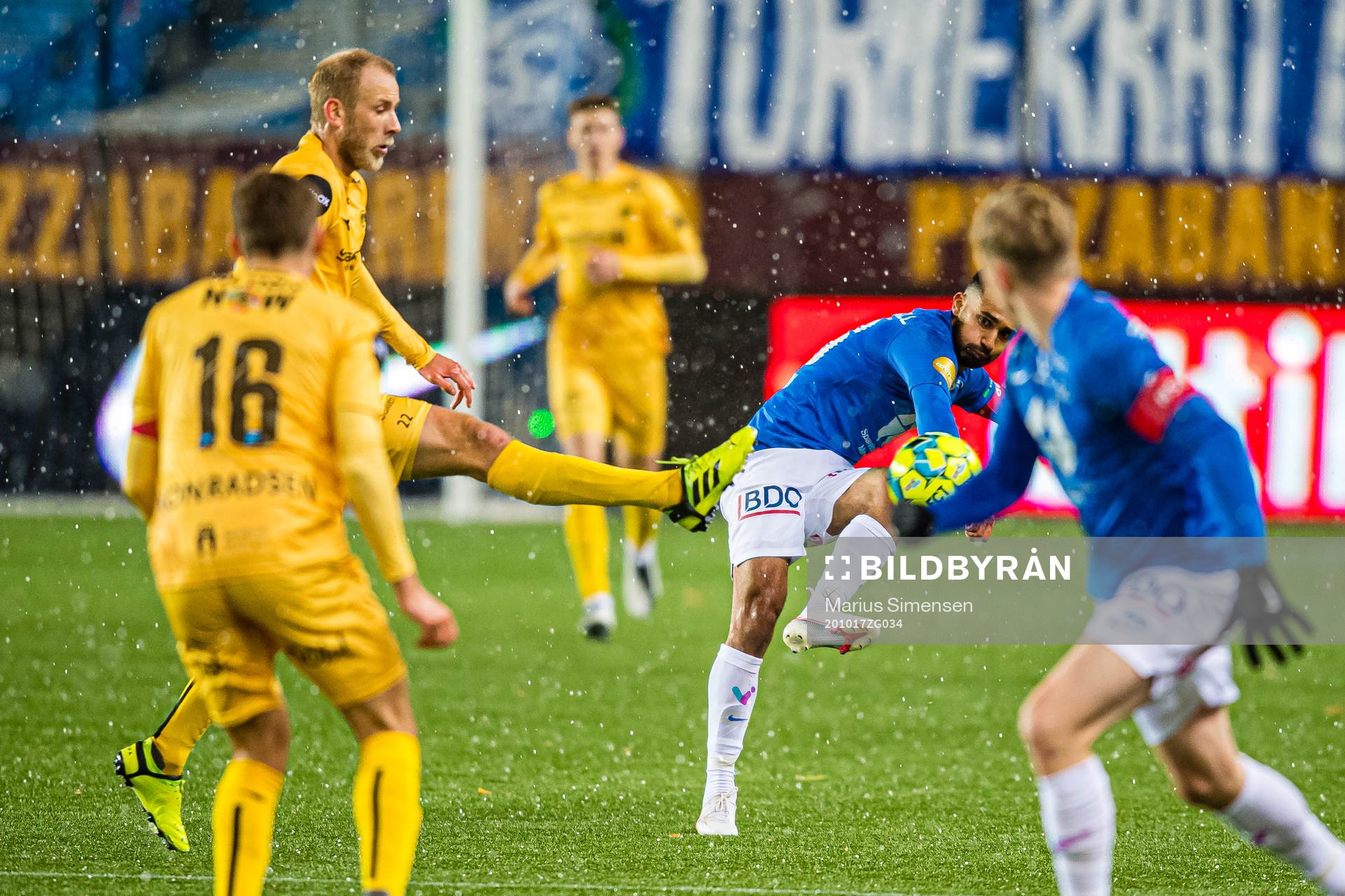 Vegard Leikvoll Moberg of Bodø/Glimt and Etzaz Muzafar