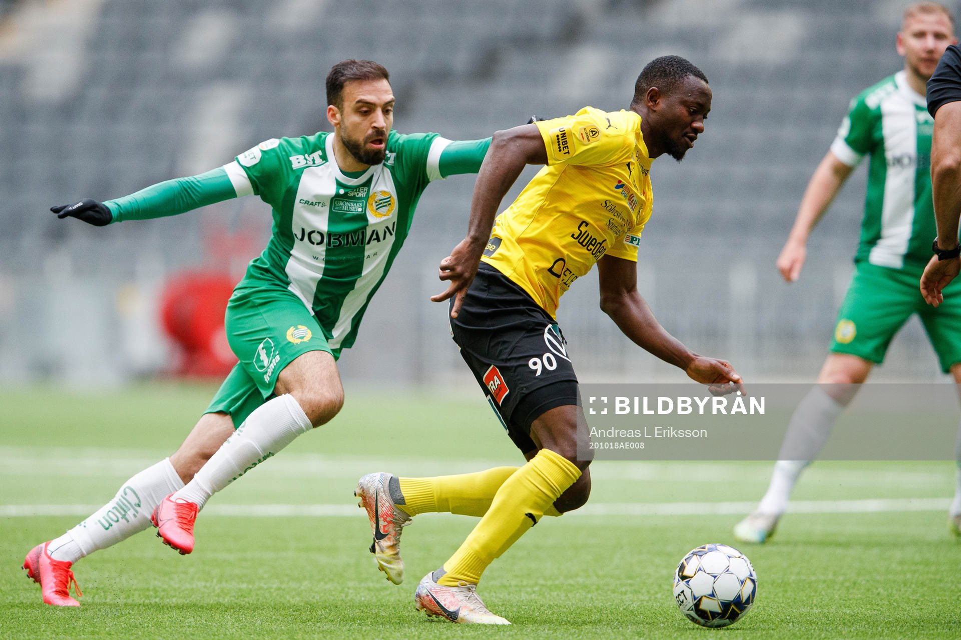Hammarbys Abdul Khalili och Mjällbys Moses Ogbu