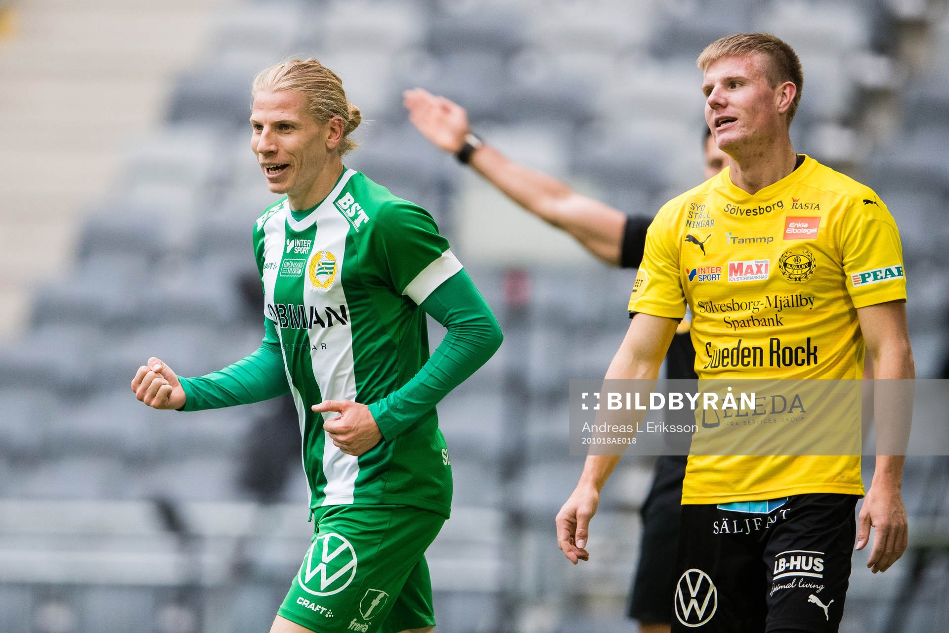 Hammarbys Gustav Ludwigson jublar och Mjällbys Eric