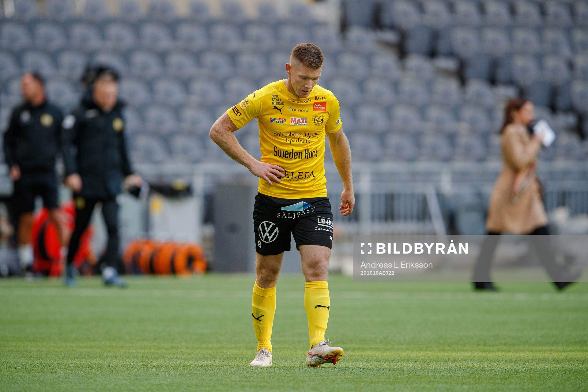 Mjällbys Viktor Agardius deppar