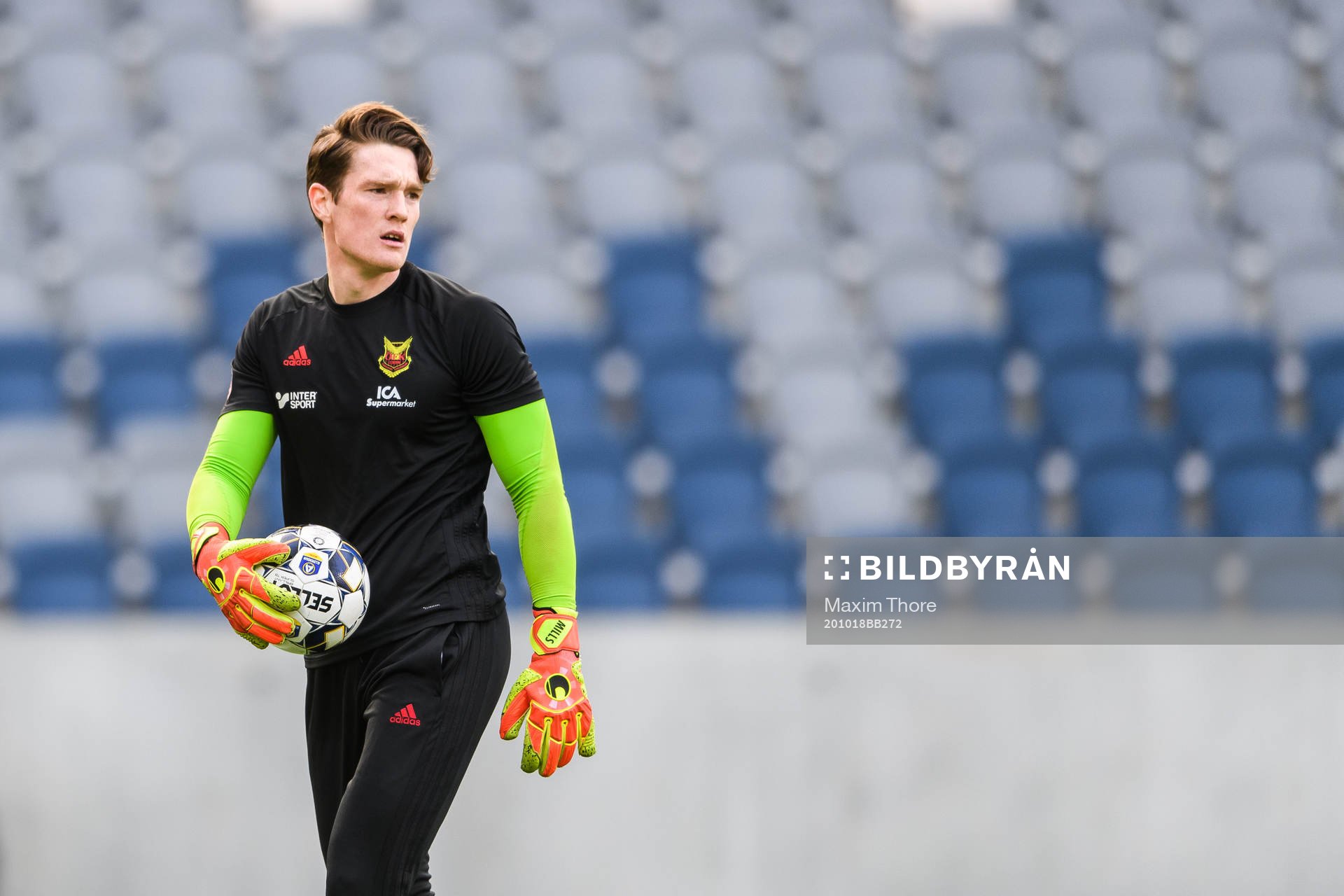 Östersunds målvakt Andrew Robert Mills inför fotbollsmatchen i Allsvenskan mellan Sirius och Östersund den 18 oktober 2020 i Uppsala.