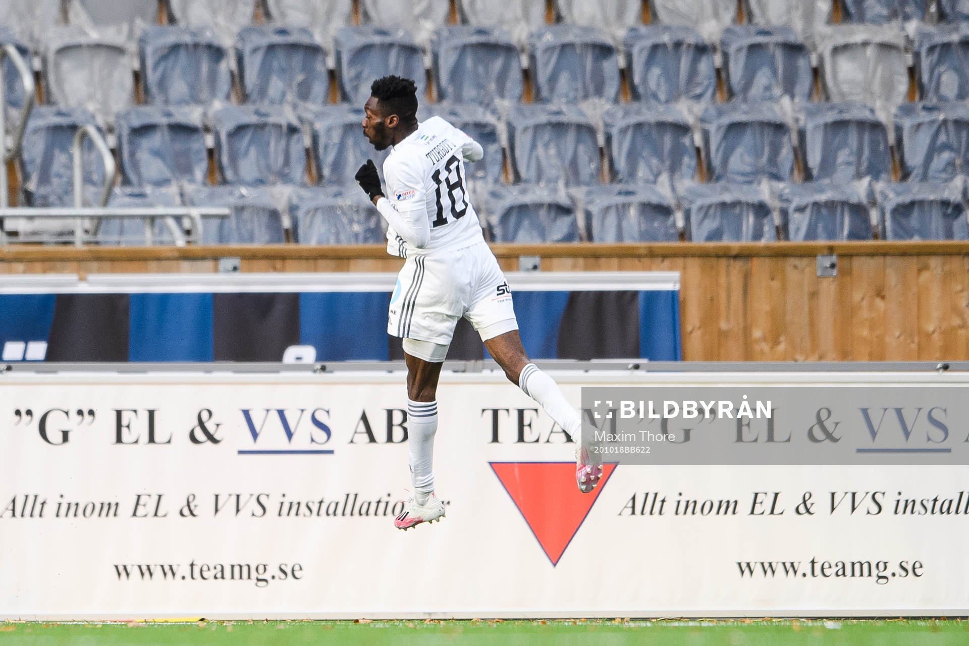 Östersunds Blair Turgott jublar