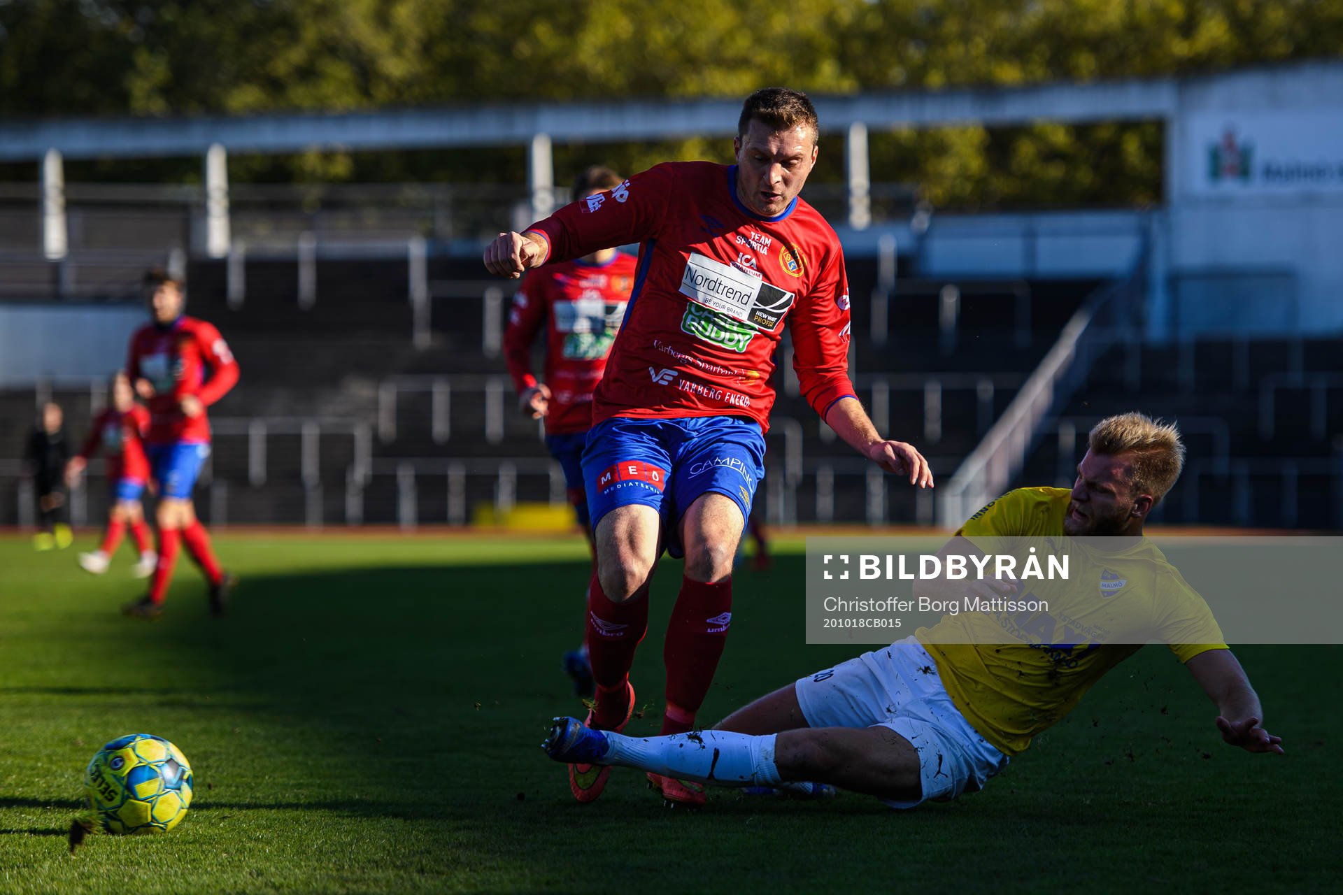Varbergs GIFs Armin Helvida och IFK Malmös Jonathan