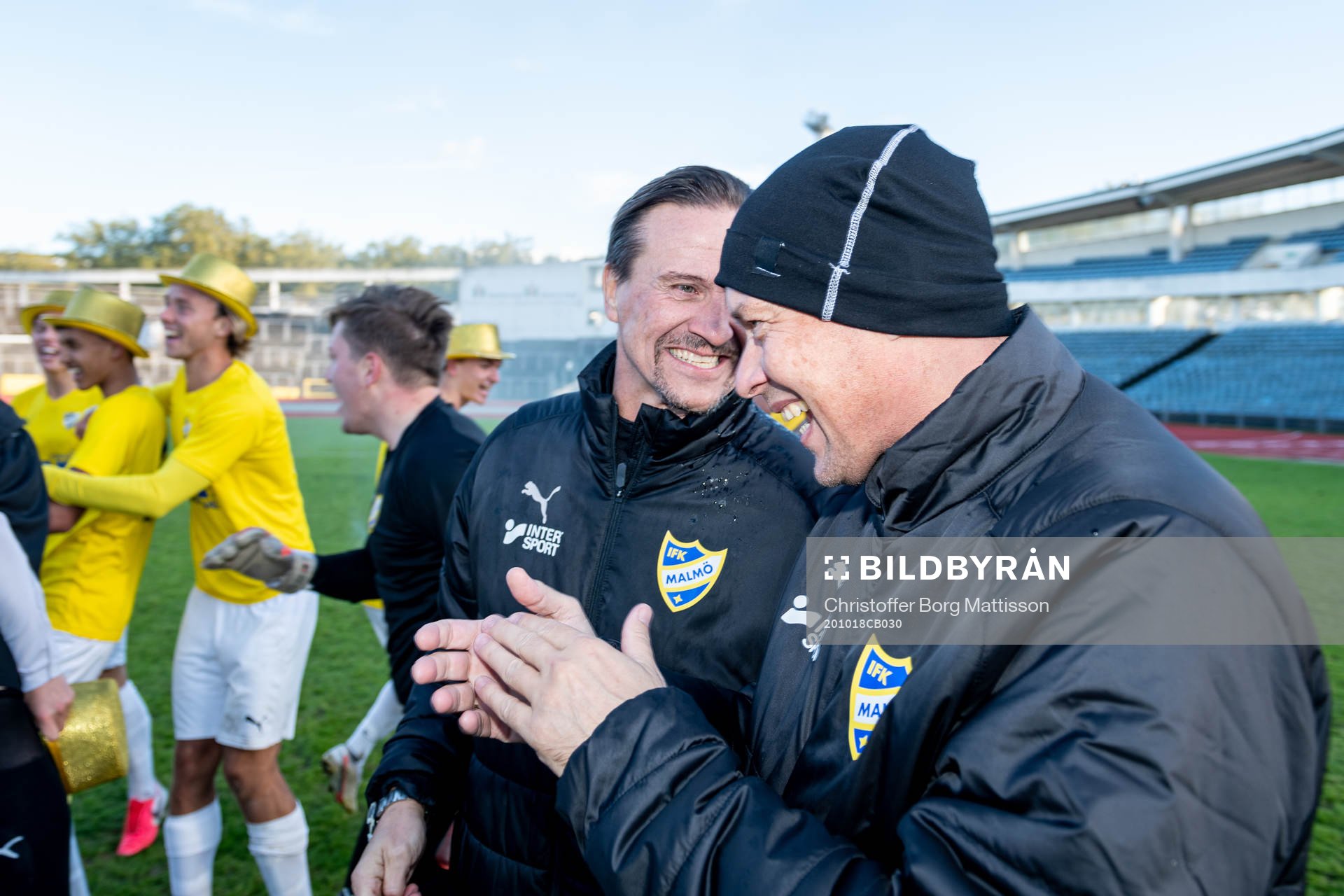 IFK Malmös tränare Per Harrysson och Jan Strandberg jublar