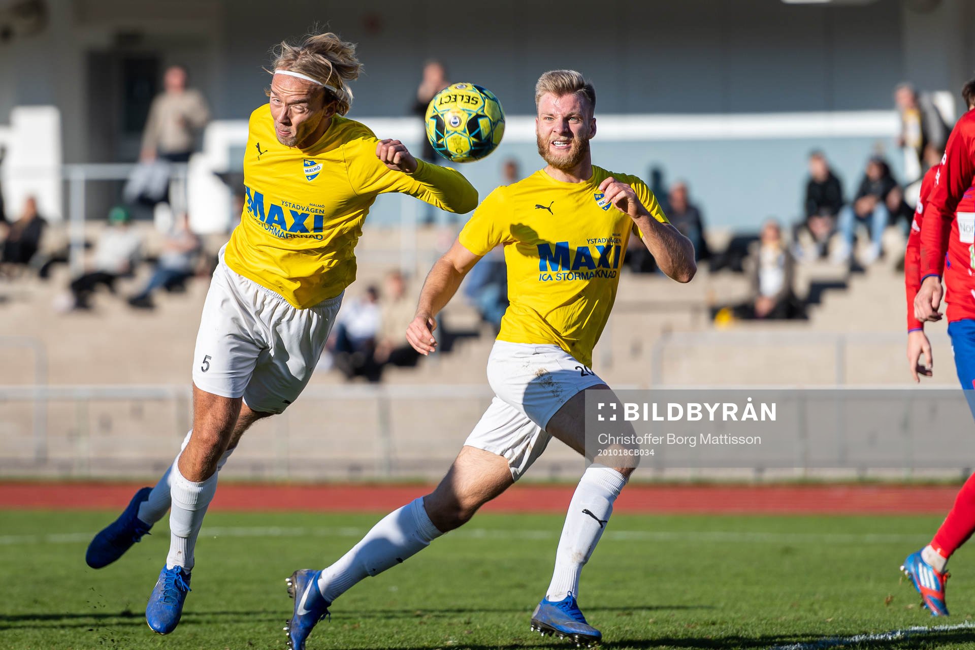 IFK Malmös Philip Persson Lundgren nickar in 2-0