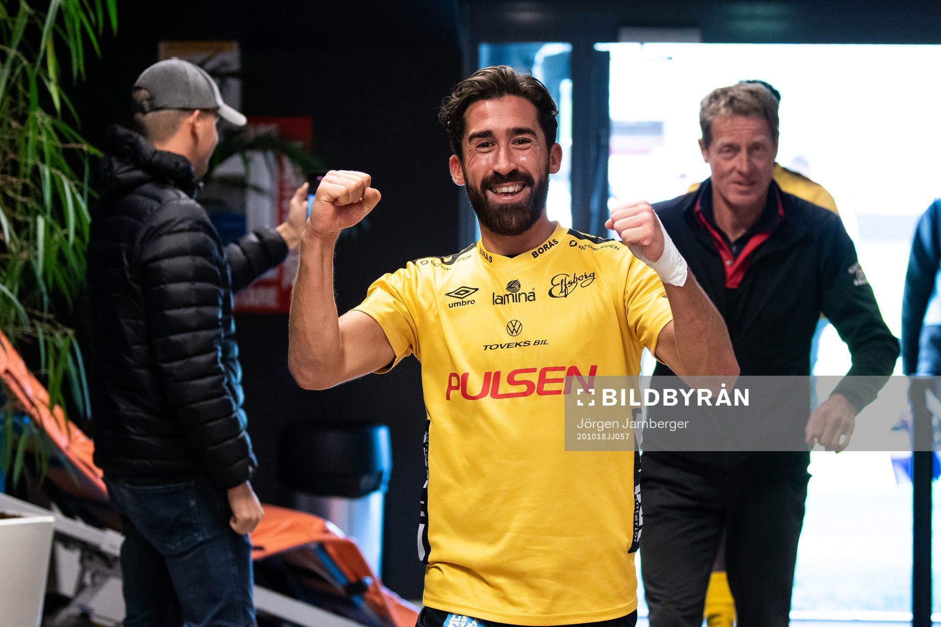 Elfsborgs Frederik Holst jublar efter fotbollsmatchen i Allsvenskan mellan Elfsborg och Kalmar den 18 oktober 2020 i Borås.