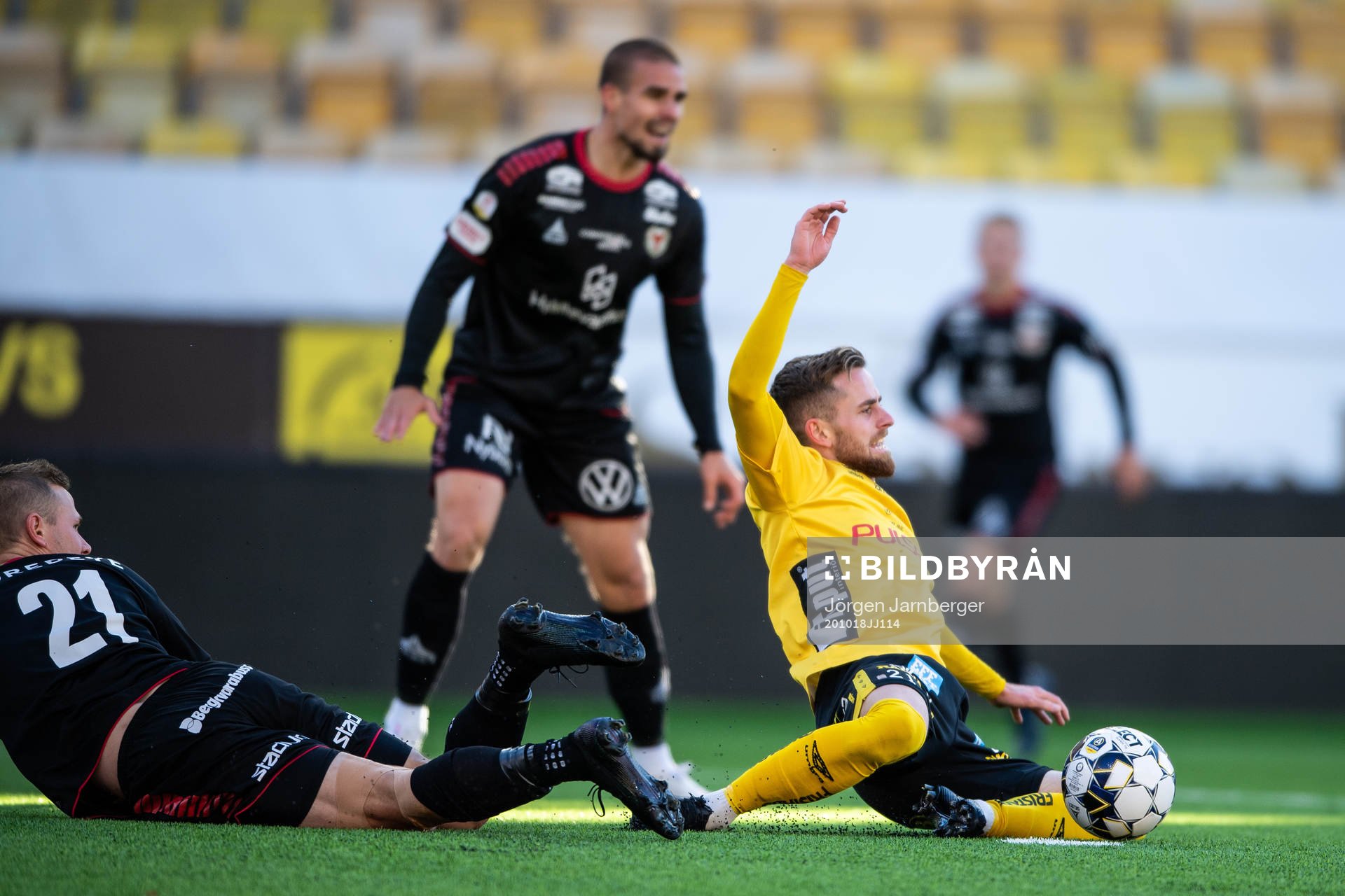 Elfsborgs Rasmus Alm faller