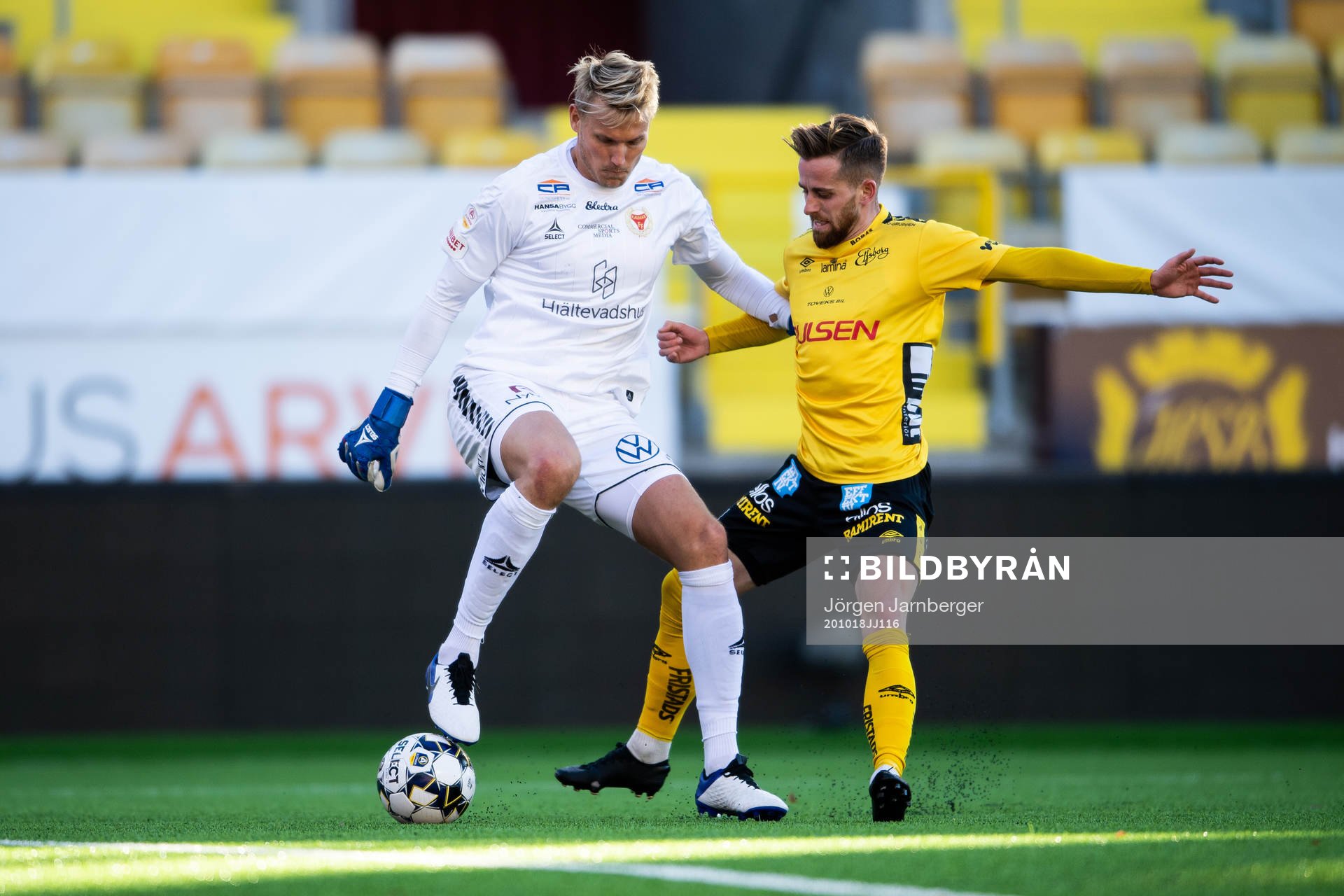 Kalmars målvakt Ole Söderberg och Elfsborgs Rasmus Alm i
