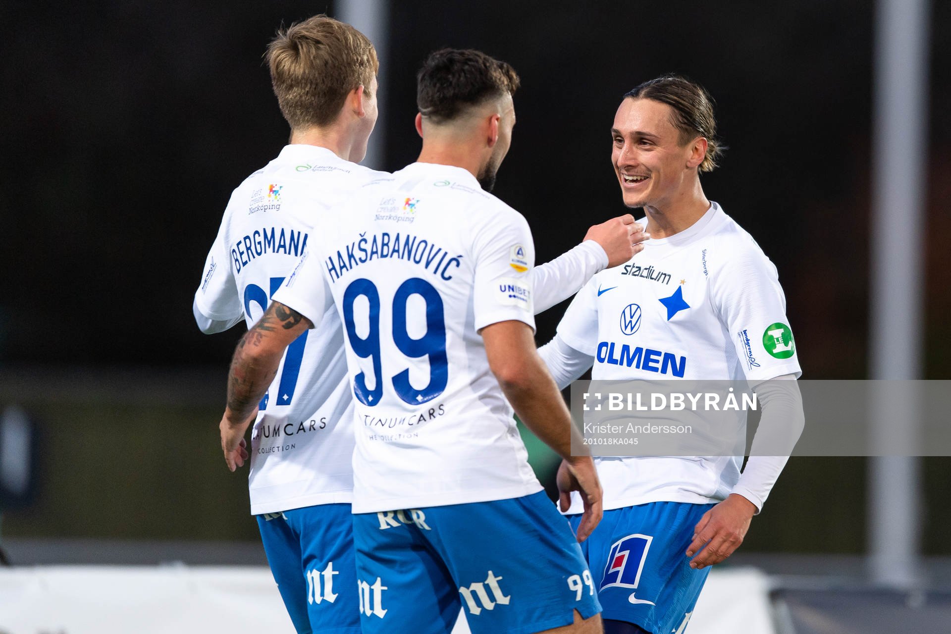 IFK Norrköpings Jonathan Levi jublar med lagkamrater