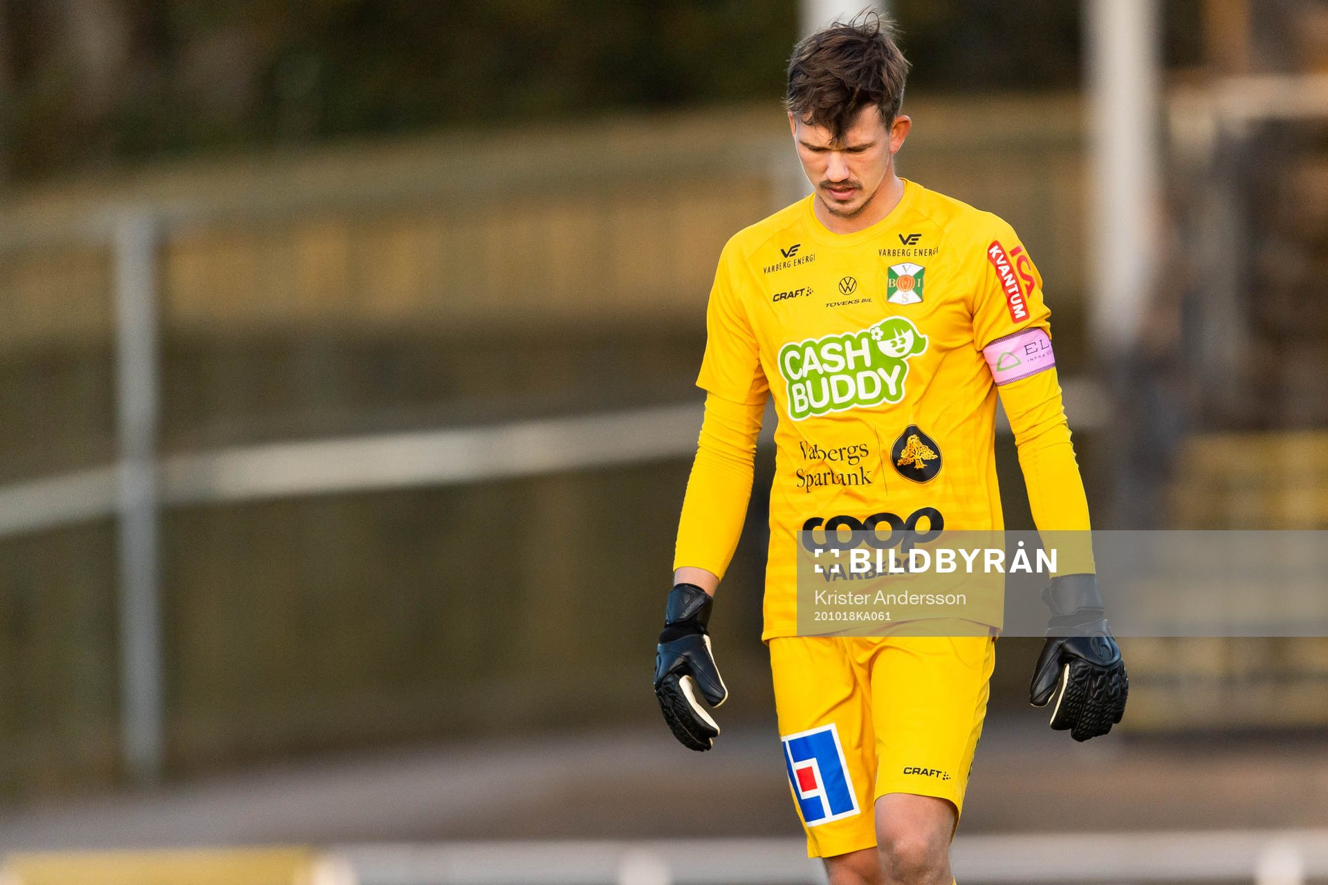 Varbergs målvakt August Strömberg deppar