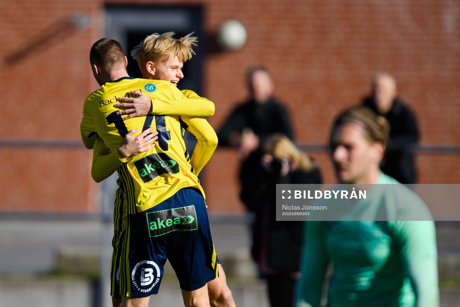 Ängelholms Axel Olsson och Anton Kinnander jublar