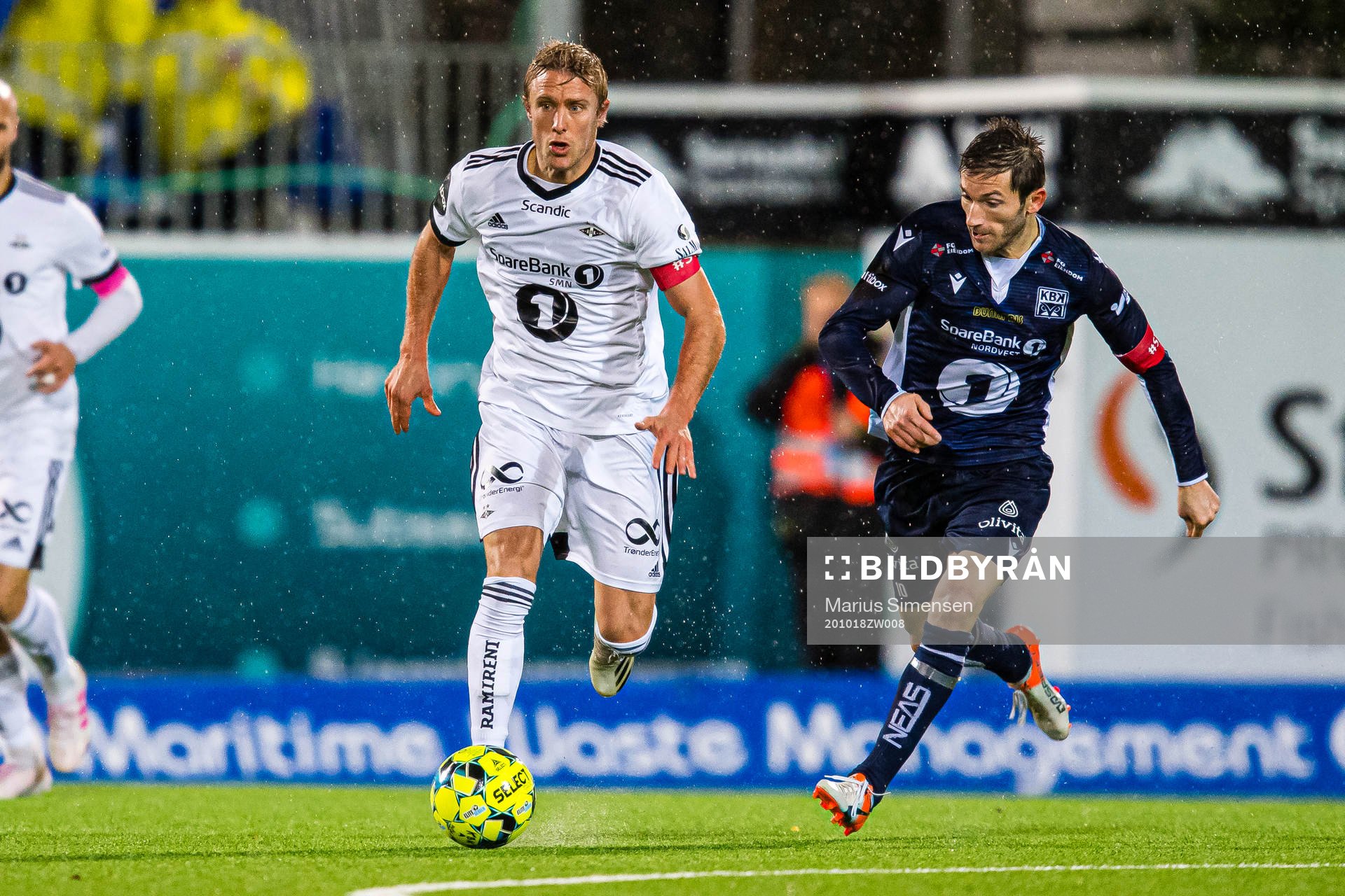 Per Ciljan Skjelbred of Rosenborg and Liridon Kalludra of