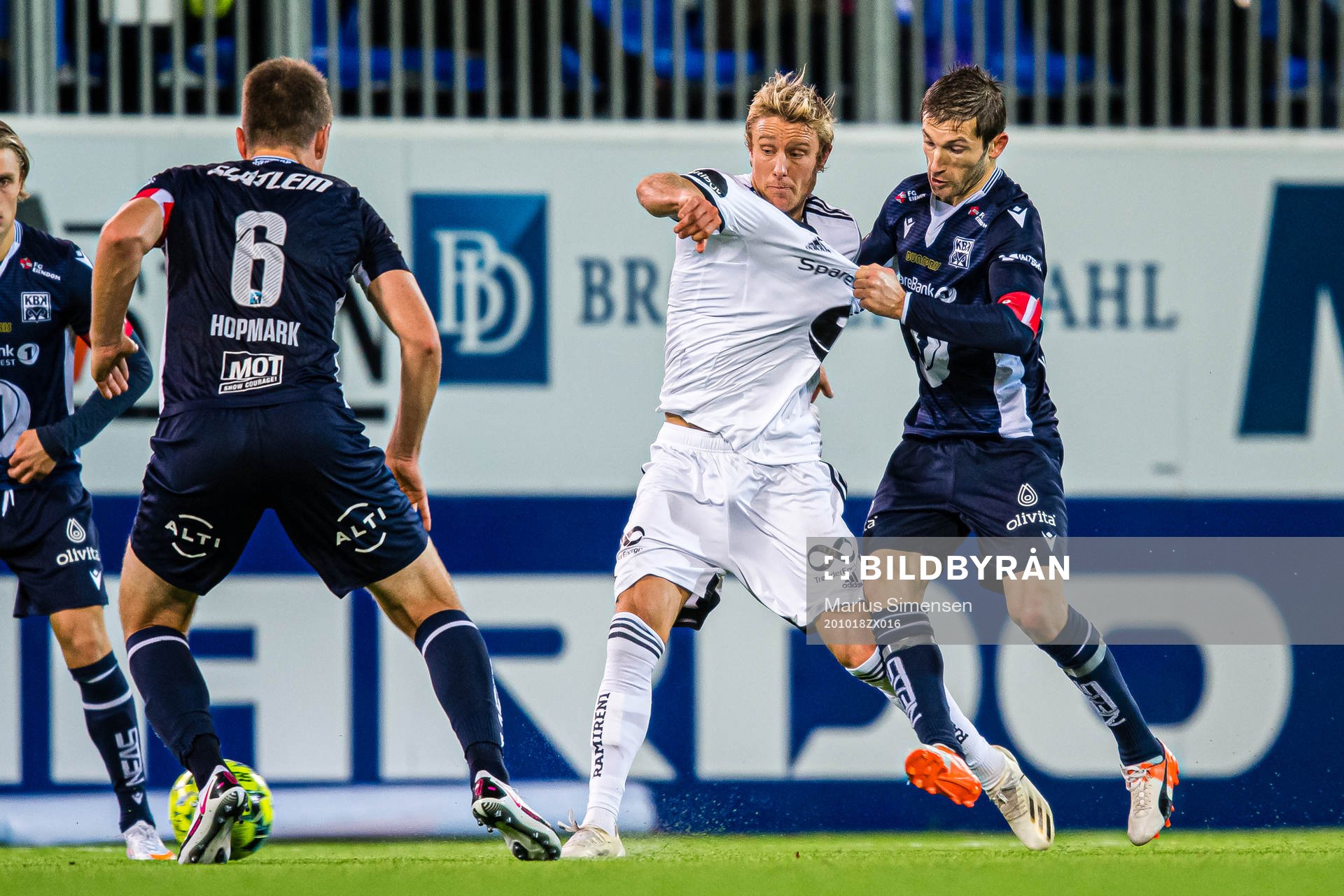 Per Ciljan Skjelbred of Rosenborg and Liridon Kalludra of Kristiansund during the Eliteserien match between Kristiansund and Rosenborg on October 18, 2020 in Kristiansund.