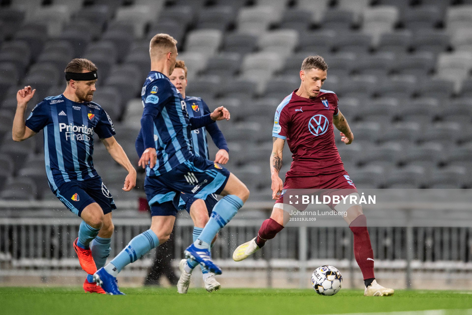 Malmö FFs Sören Rieks mot Djurgårdens Jacob Une Larsson,