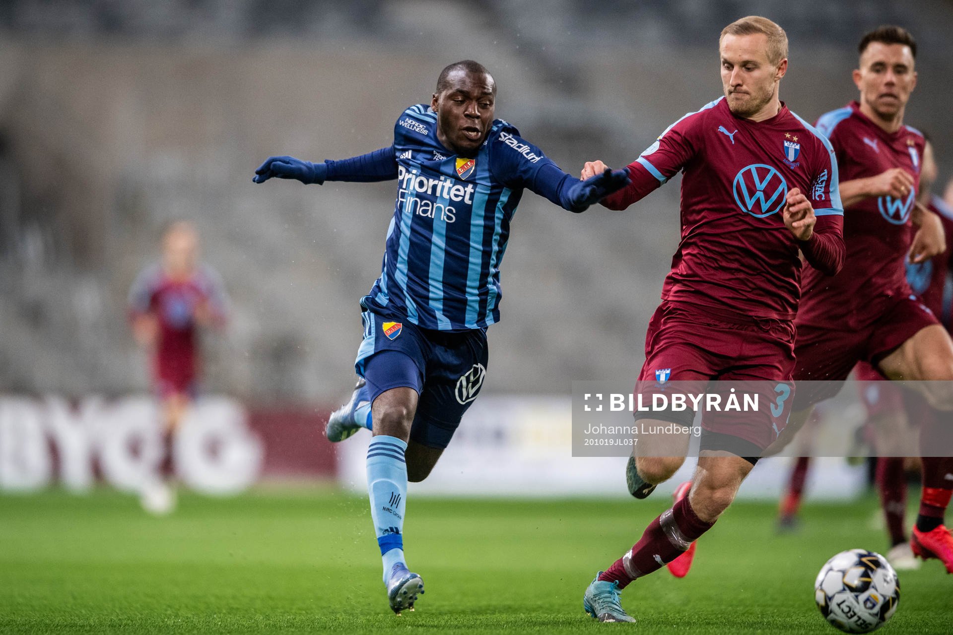 Djurgårdens Edward Chilufya och Malmö FFs Franz Brorsson